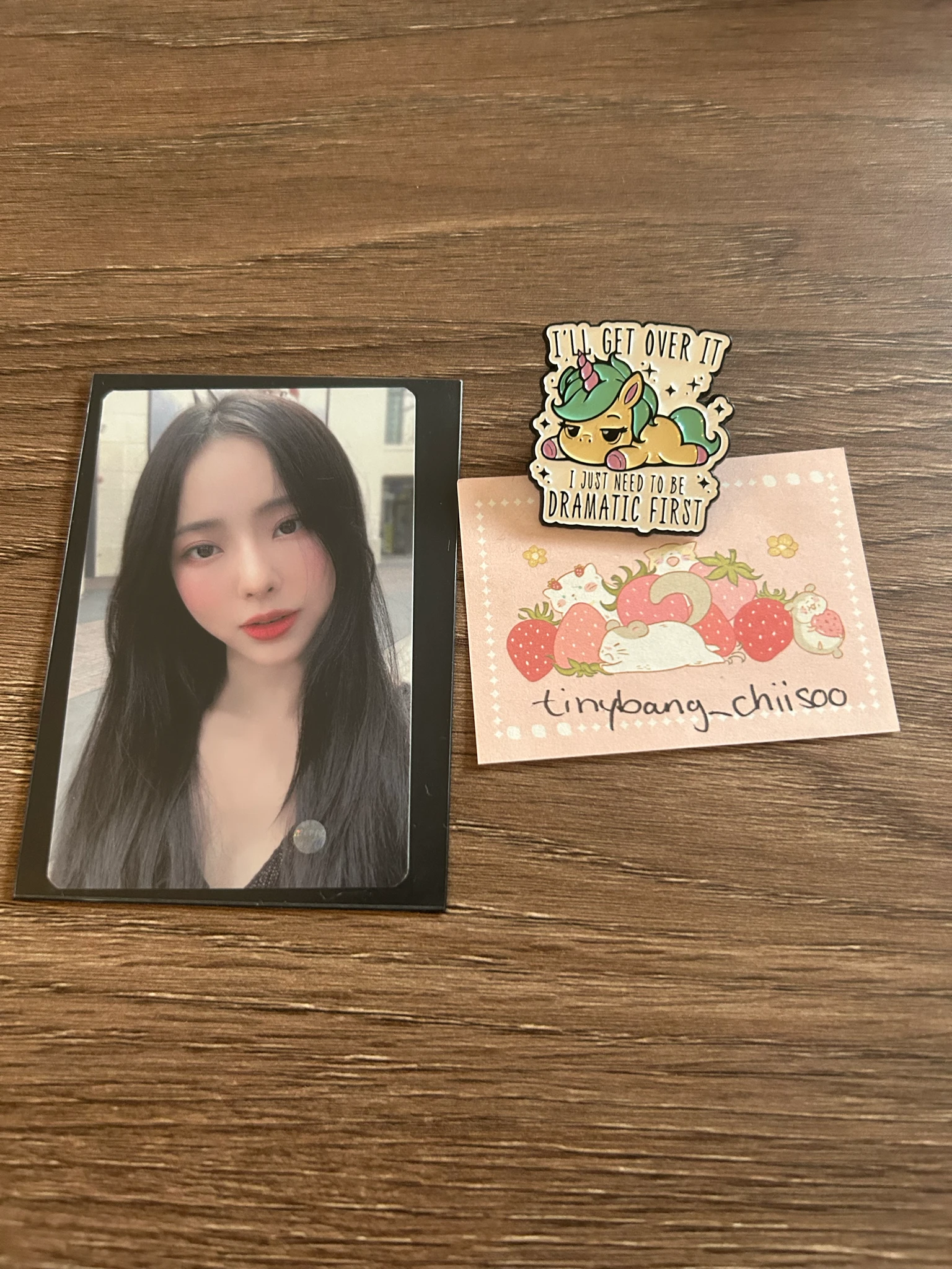 LOONA ViVi LOONA - ViVi - 2022 1st World Tour LOONATHEWORLD Event mymusictaste (mmt) trading card photocard set listing photo 1