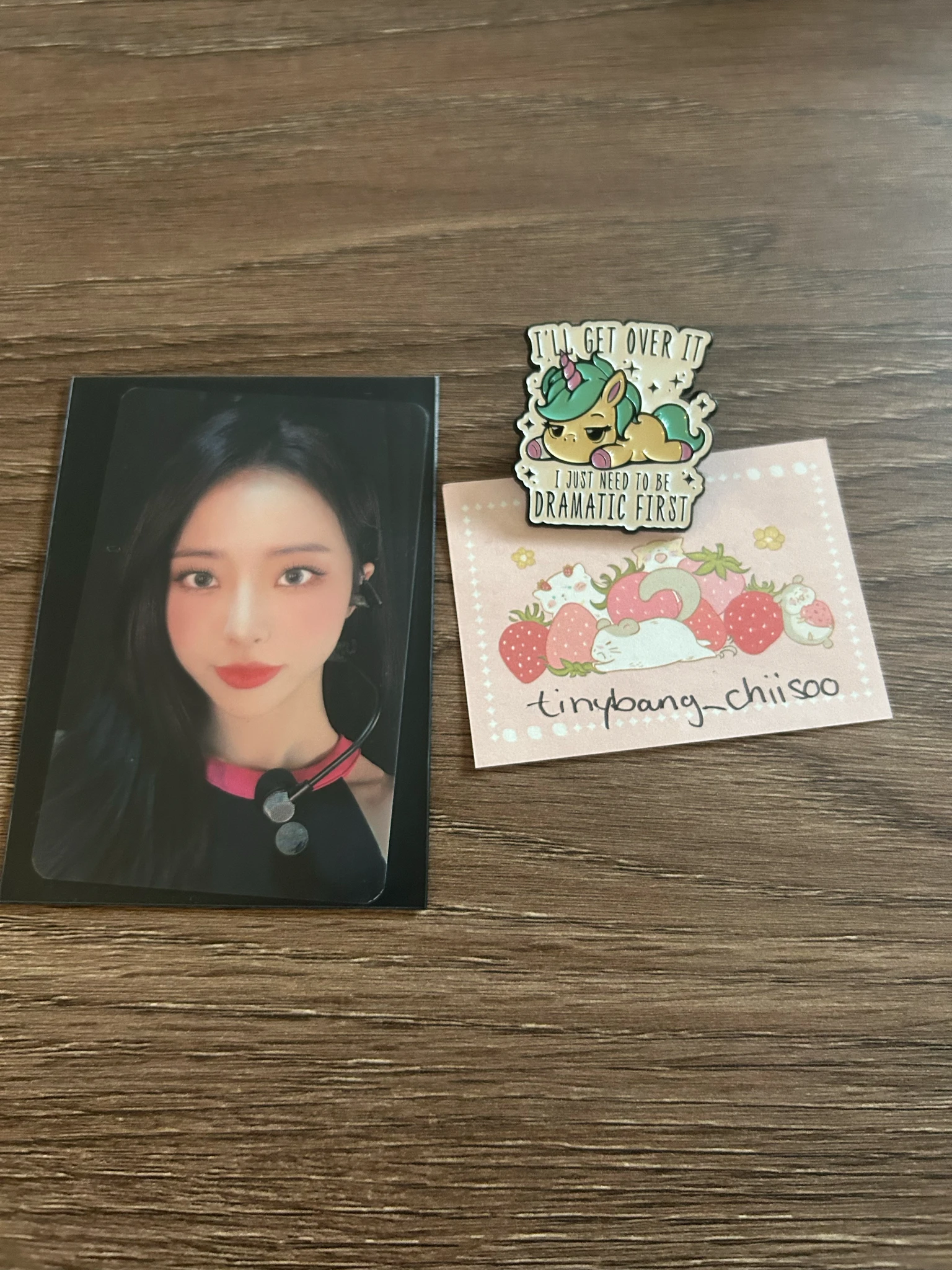 LOONA ViVi LOONA - ViVi - 2022 1st World Tour LOONATHEWORLD Event mymusictaste (mmt) trading card photocard set listing photo 1