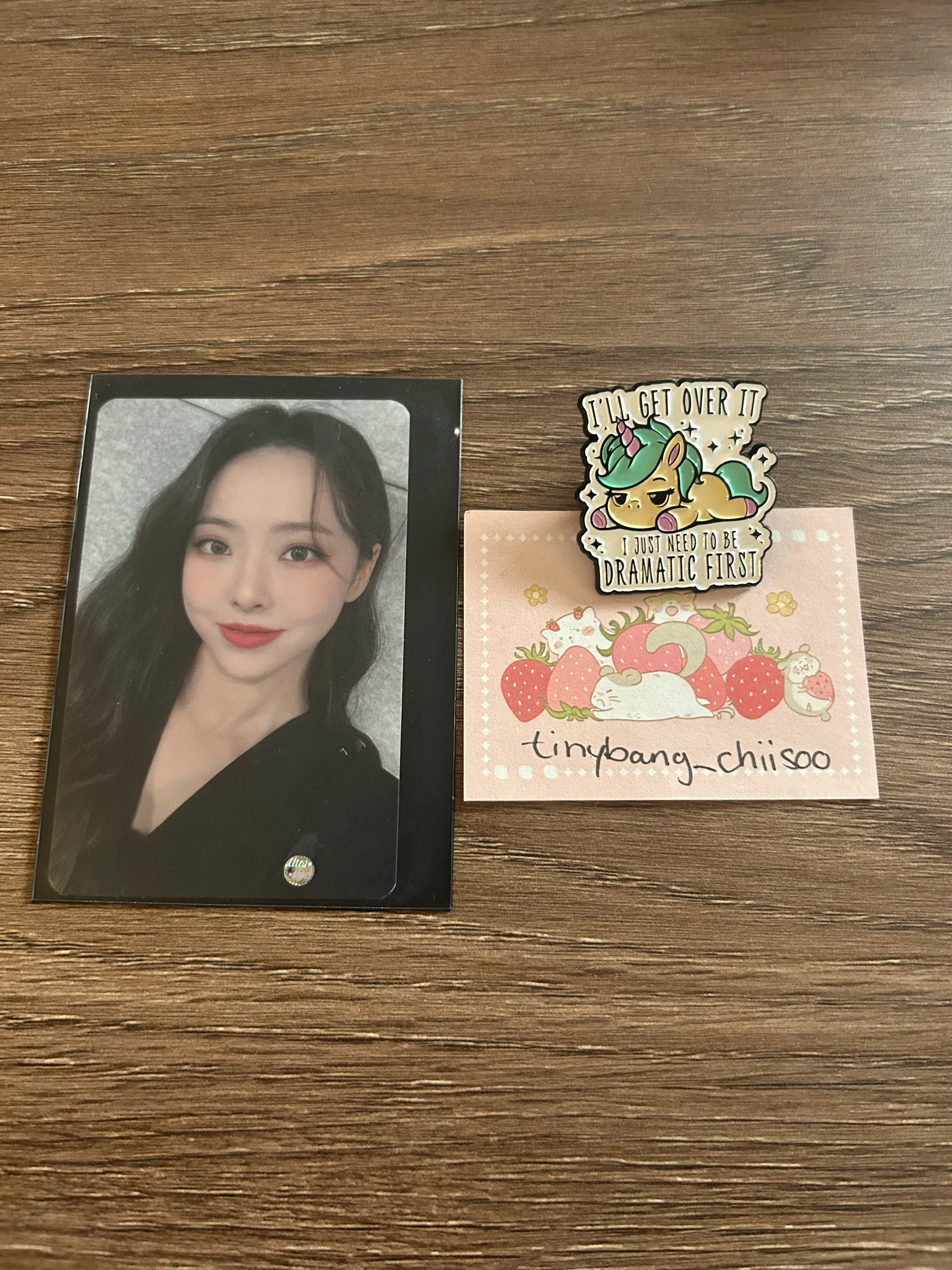 LOONA ViVi LOONA - ViVi - 2022 1st World Tour LOONATHEWORLD Event mymusictaste (mmt) trading card photocard set listing photo 1