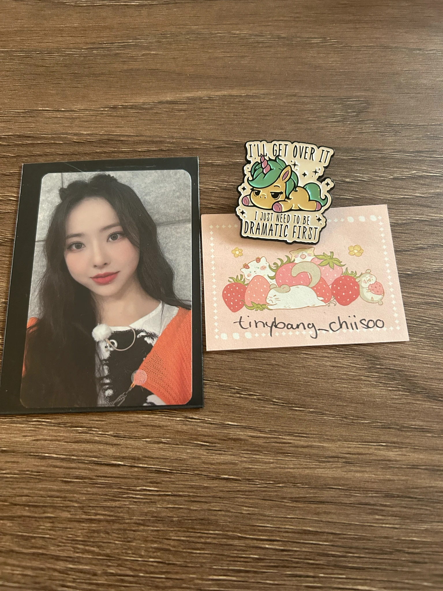 LOONA ViVi LOONA - ViVi - 2022 1st World Tour LOONATHEWORLD Event mymusictaste (mmt) trading card photocard set listing photo 1