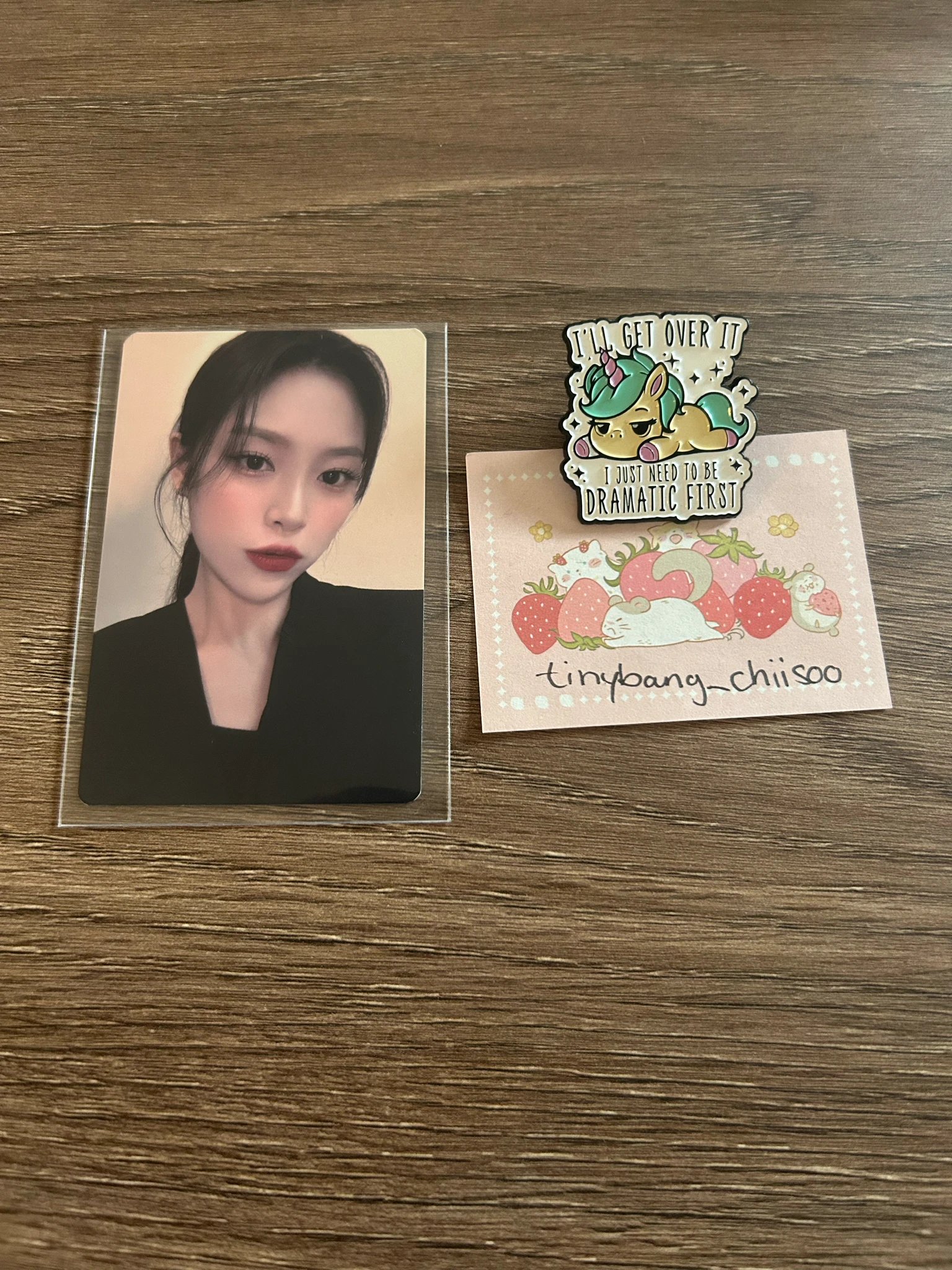 LOONA HyunJin LOONA - HyunJin - 2022 1st World Tour LOONATHEWORLD Event mymusictaste (mmt) trading card photocard set listing photo 1