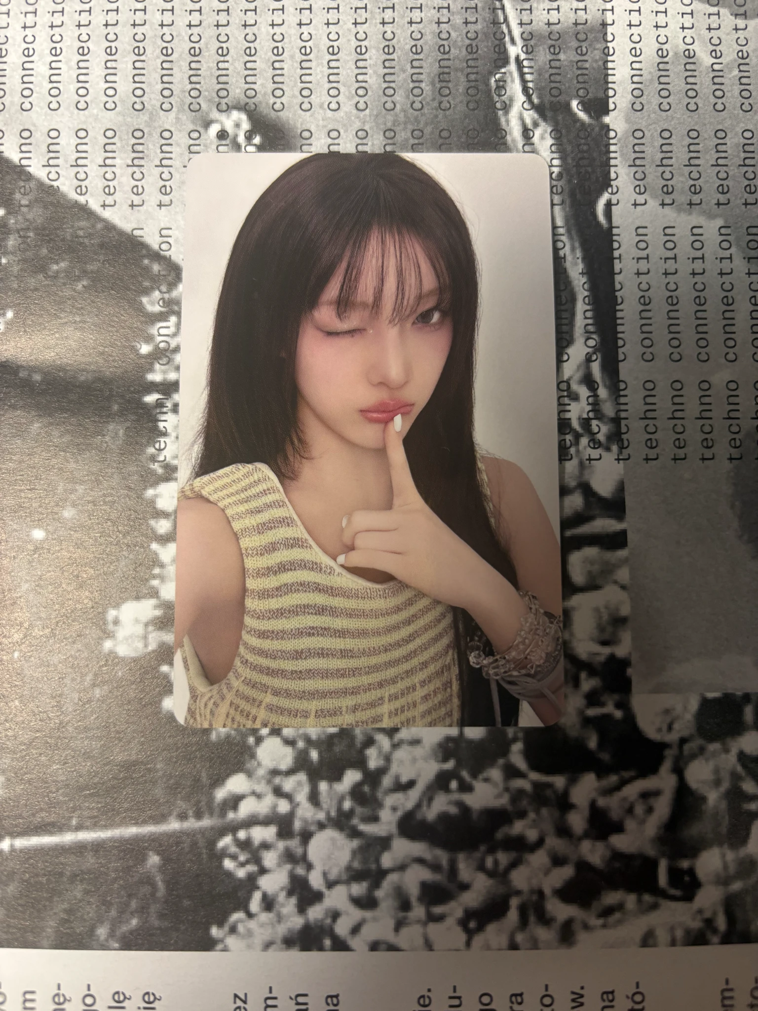 ILLIT Iroha ILLIT - Iroha - I Got Your Back Album album photocard solo jacket version listing photo 1