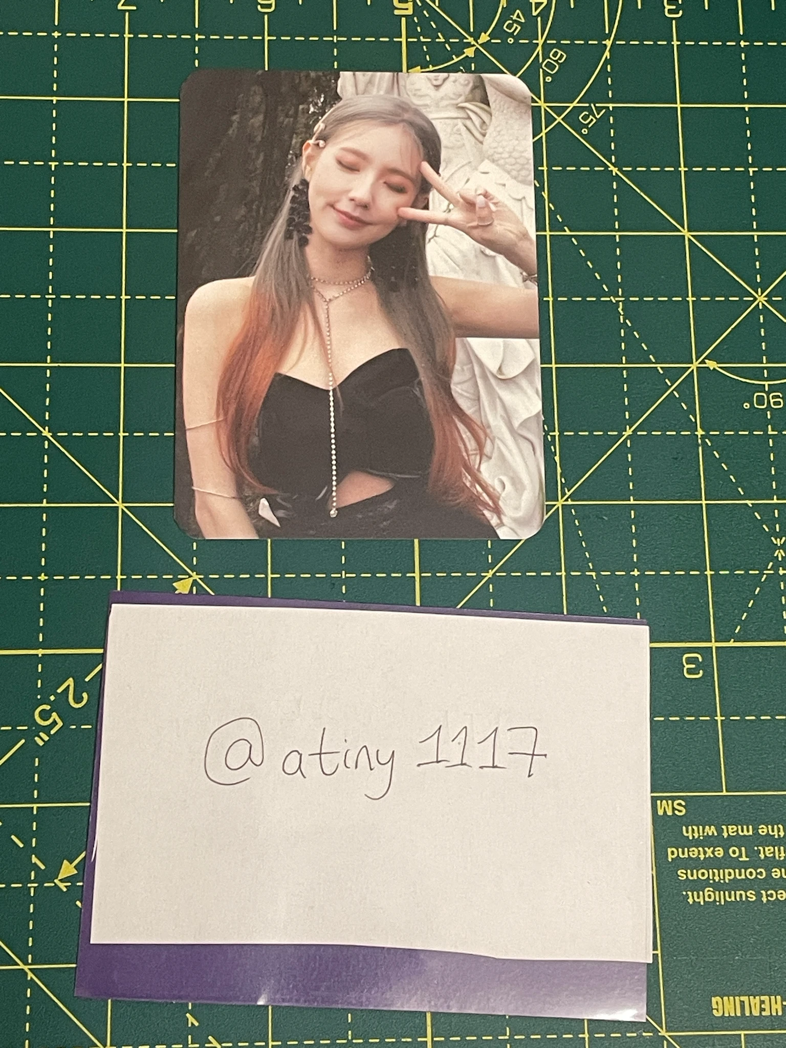 i-dle Miyeon (G)I-DLE - Minnie - I Trust Album album photocard non-selfie non-standard size listing photo 1