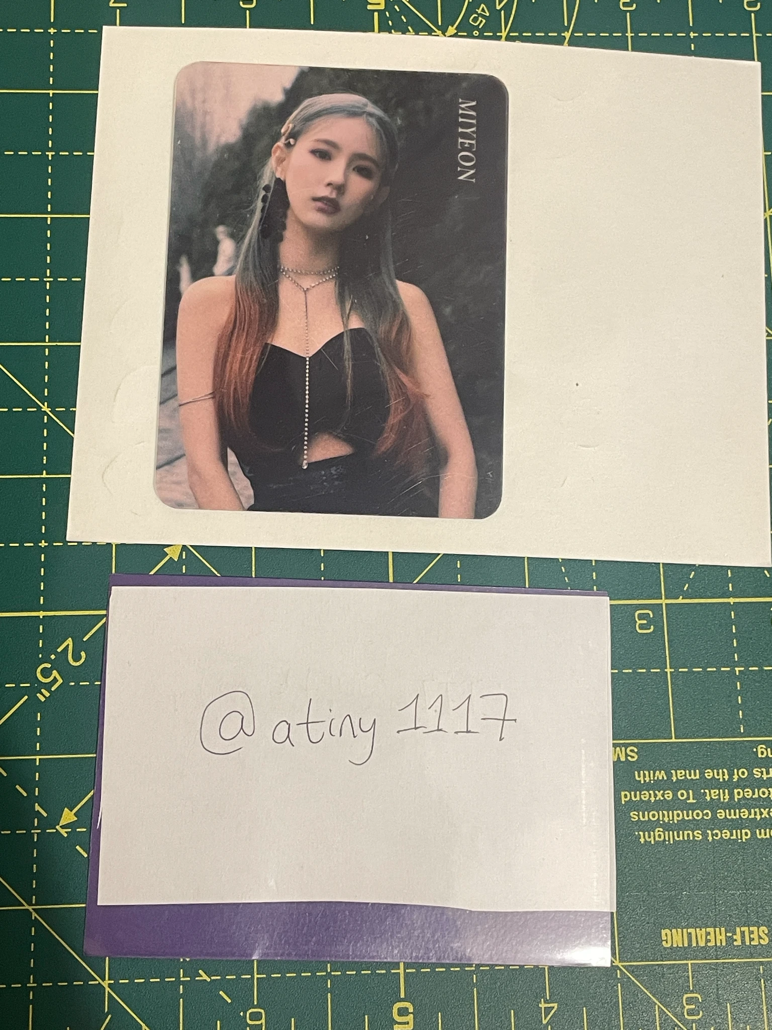 i-dle Miyeon (G)I-DLE - Miyeon - I Trust Album album photocard non-standard size non-selfie transparent concept photocard listing photo 1