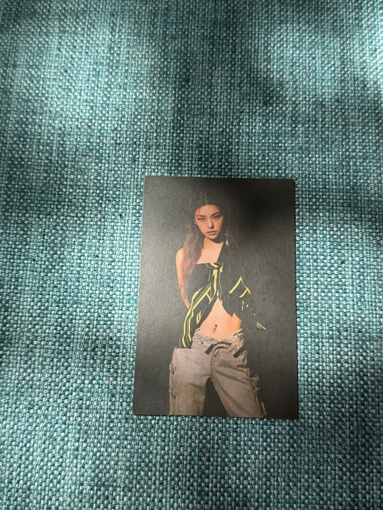 ITZY Yeji ITZY - Yeji - GUESS WHO Album album photocard double-sided front side pre-order benefit (pob) non-selfie concept photocard listing photo 1