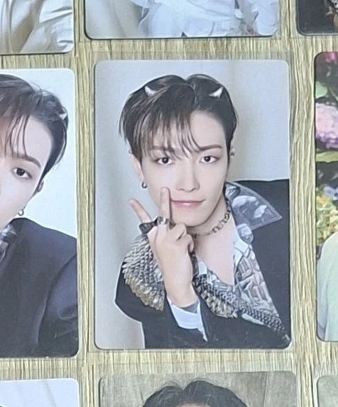 ATEEZ Hongjoong ATEEZ - Hongjoong - Golden Hour : Part 2 Album album photocard poca album for version Z version listing photo 1