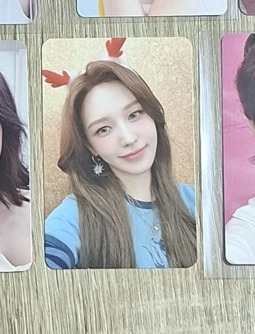 Red Velvet Wendy Red Velvet - Wendy - Pink Christmas Other trading card 2023 version listing photo 1