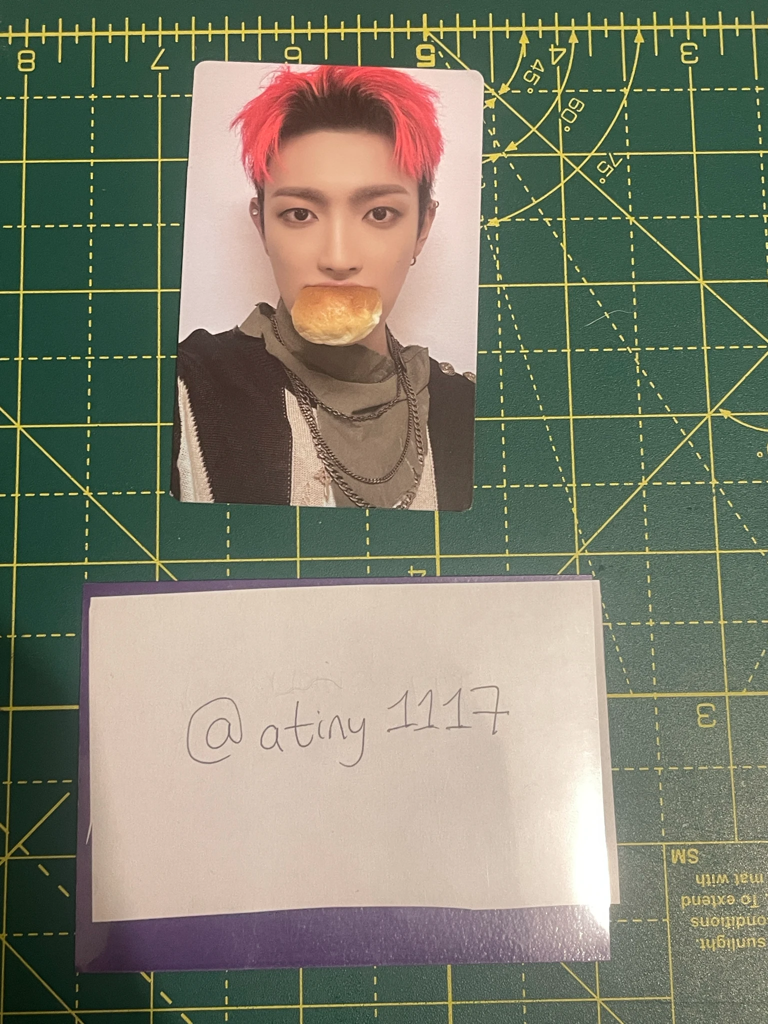 ATEEZ Hongjoong ATEEZ - Hongjoong - THE WORLD EP.2 : OUTLAW Album album photocard Z version version 1 listing photo 1