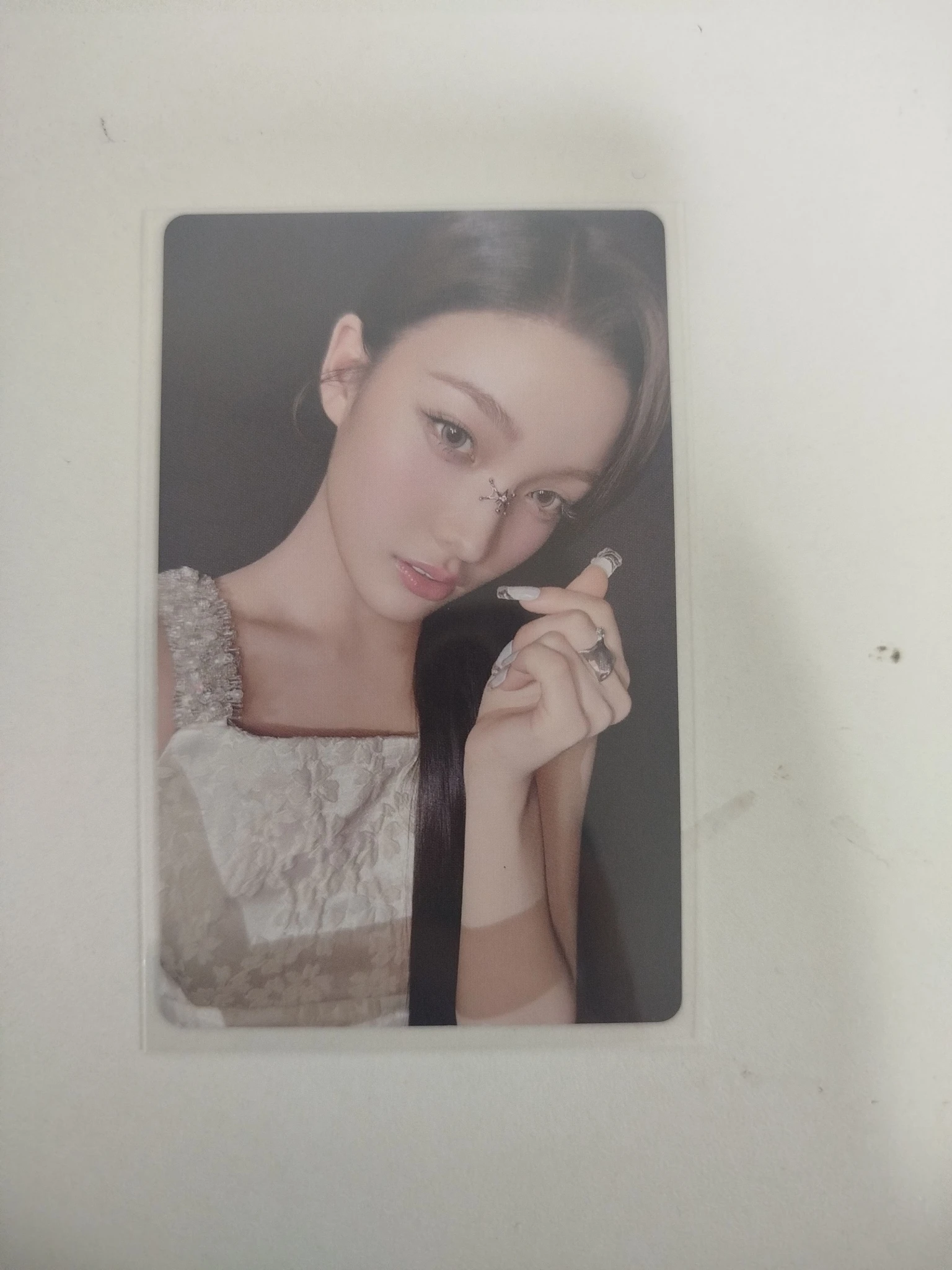 ILLIT Iroha ILLIT - IROHA - bomb Album weverse albums ver. photocard set album photocard listing photo 1