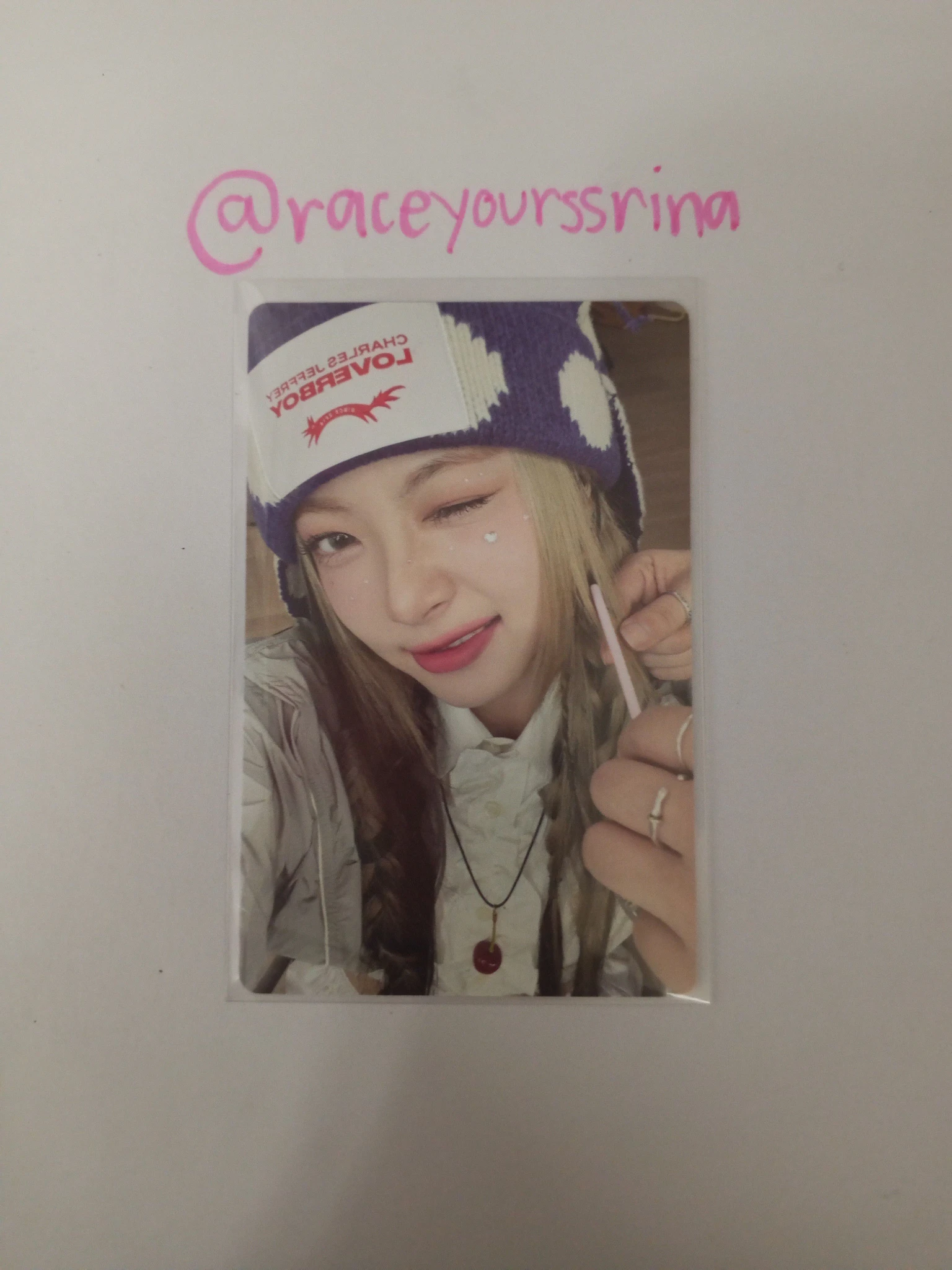 LE SSERAFIM Hong Eunchae LE SSERAFIM - Hong Eunchae - EASY Album compact version album photocard cheerful red version listing photo 1
