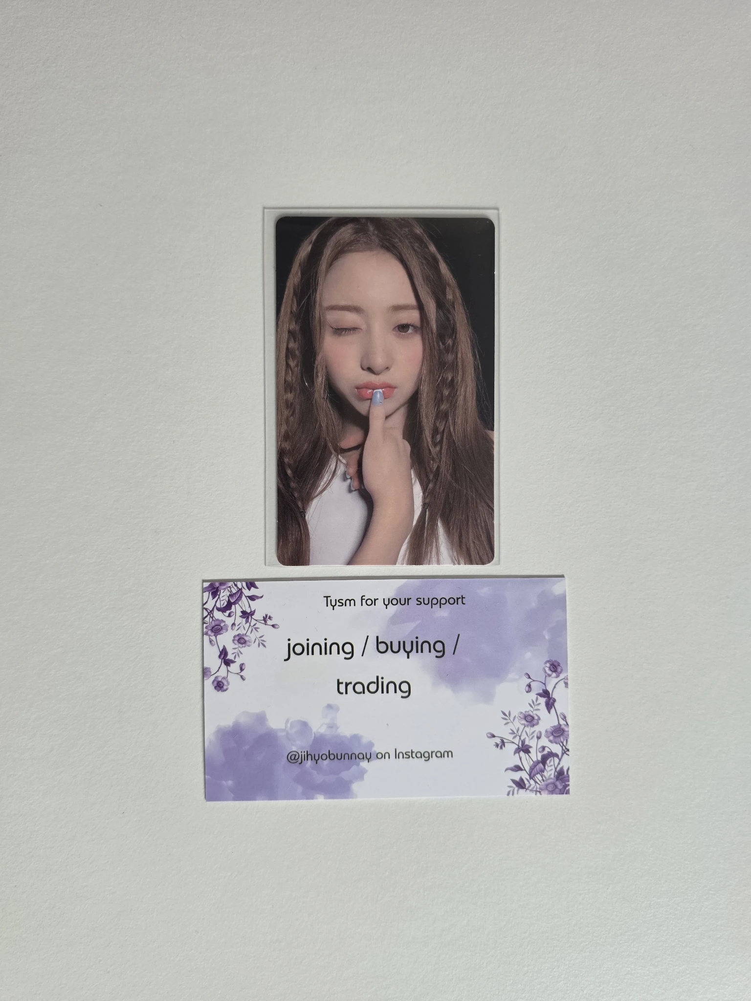LE SSERAFIM Huh Yunjin LE SSERAFIM - Huh Yunjin - ANTIFRAGILE Album fansign weverse global listing photo 1