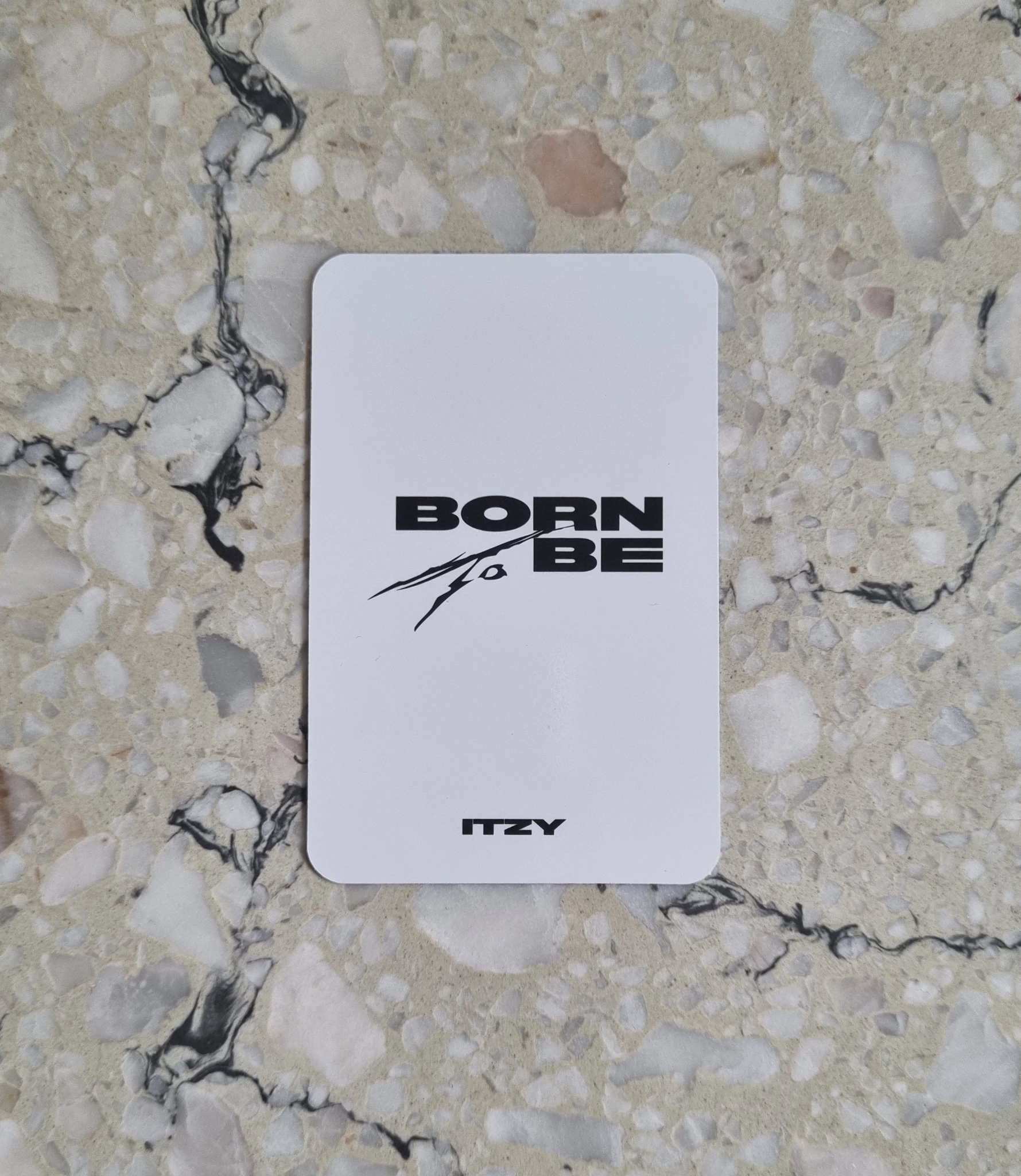 ITZY Chaeryeong ITZY - Chaeryeong - BORN TO BE Album yes24 listing photo 2
