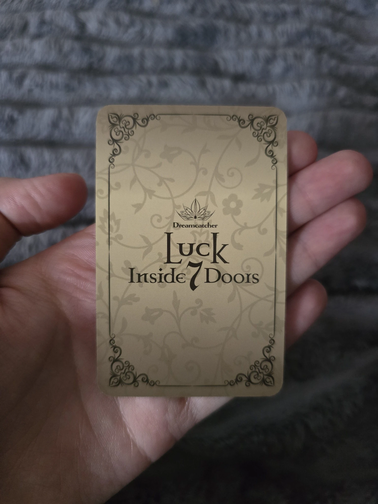 Dreamcatcher Dami Dreamcatcher - Dami - Luck Inside 7 Doors World Tour Event trading card version 1 listing photo 2