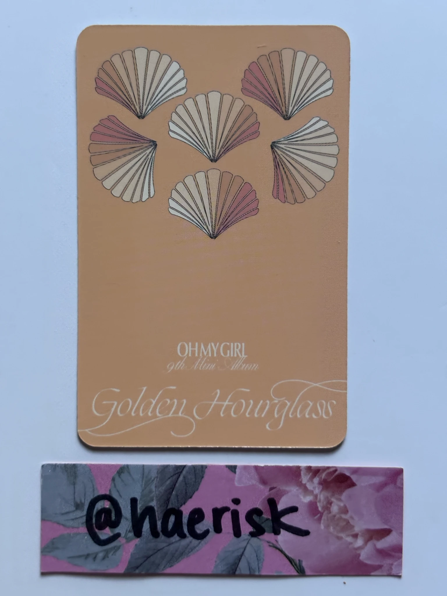 OH MY GIRL Yubin OH MY GIRL - Yubin - Golden Hourglass Album album photocard light version listing photo 2