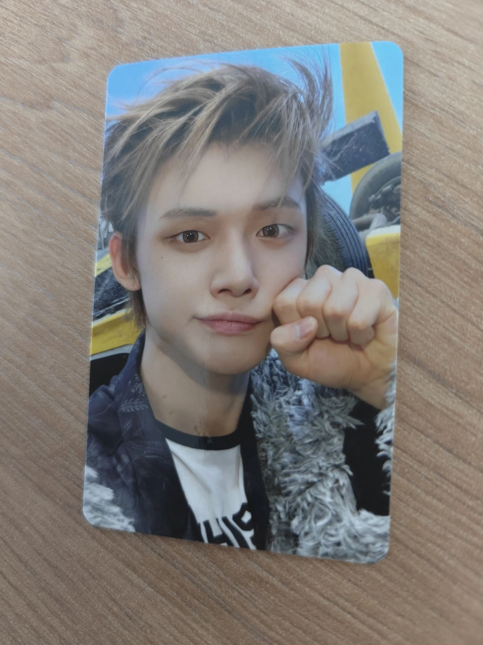 TOMORROW X TOGETHER Yeonjun TOMORROW X TOGETHER - Yeonjun - 7TH YEAR: A Moment of Stillness in the Thorns Album weverse global shop (wvg) pob (pre-order benefit) listing photo 2