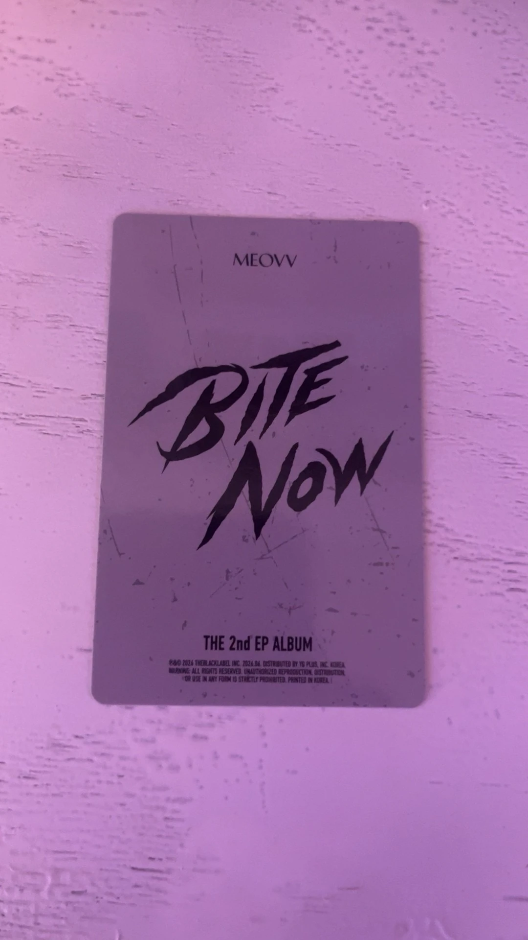 MEOVV MEOVV - BITE NOW Album US exclusive album photocard group photocard horizontal listing photo 2