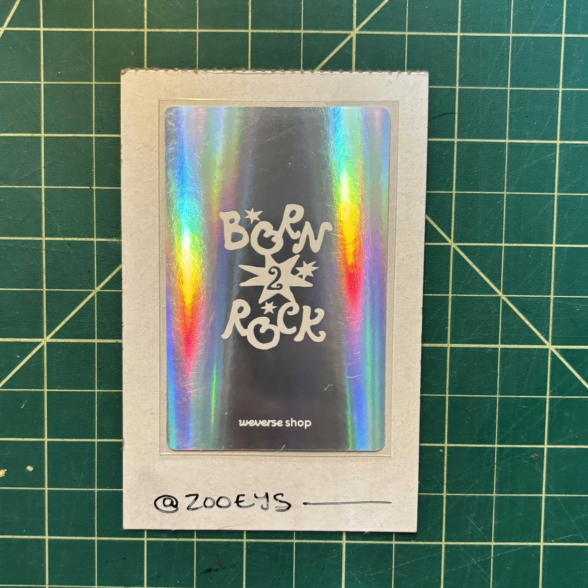 QWER Siyeon QWER - Siyeon - Born 2 Rock Event weverse shop global (wvg) random photocard limited edition pop-up store merch photocard listing photo 2