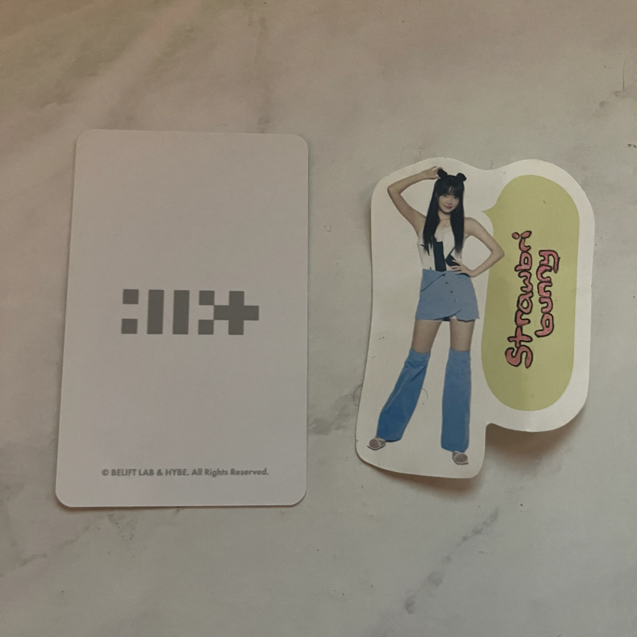 ILLIT Moka ILLIT - Moka - Official Light Stick Other lightstick photocard set listing photo 2