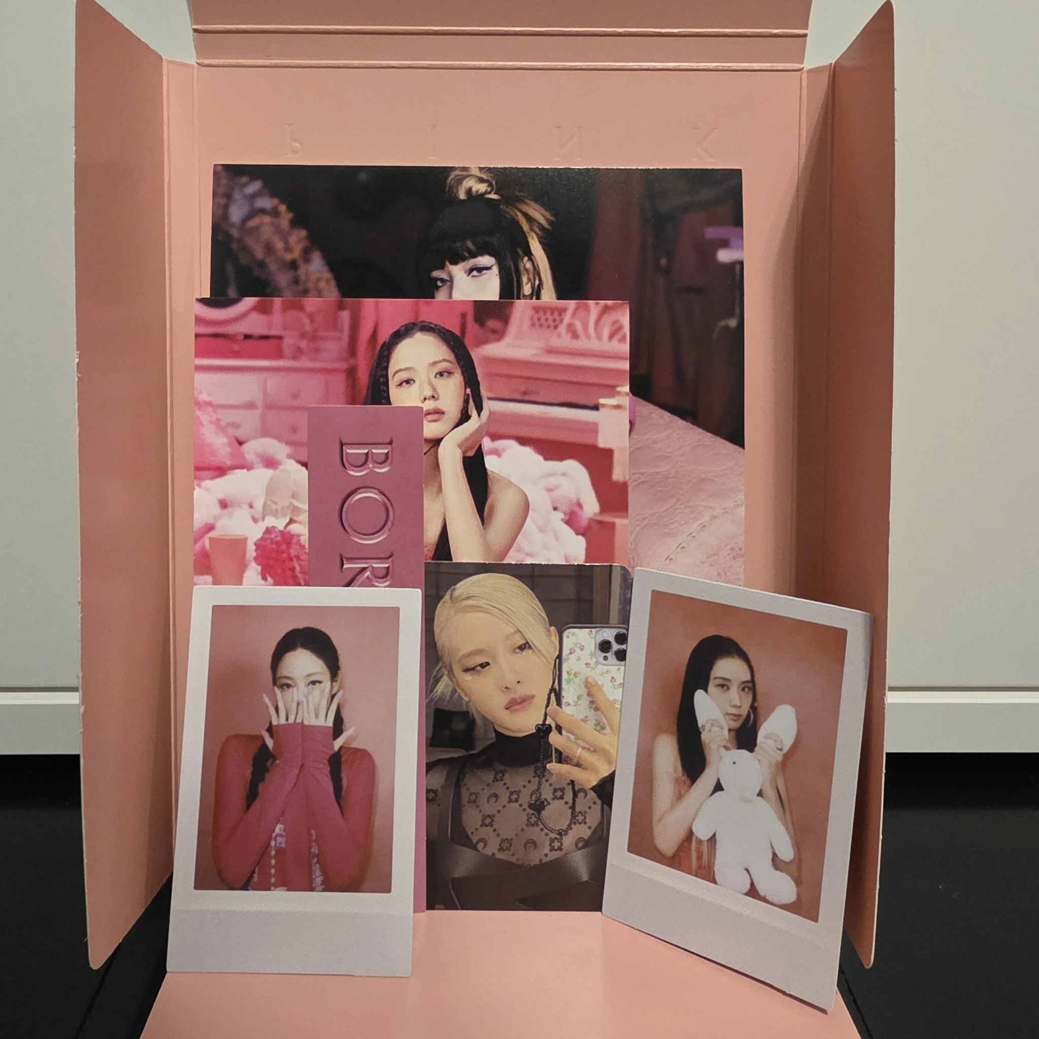 BLACKPINK Rosé BLACKPINK-Rosé-Album-BORN PINK listing photo 2