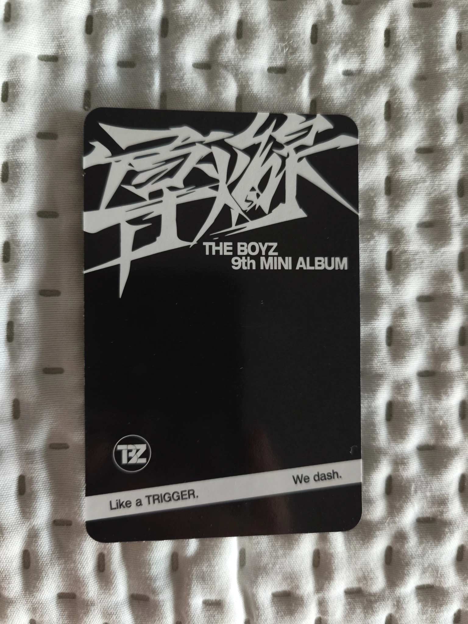 THE BOYZ Kevin THE BOYZ - Kevin - Trigger Album album photocard platform version vanguard version non-random listing photo 2