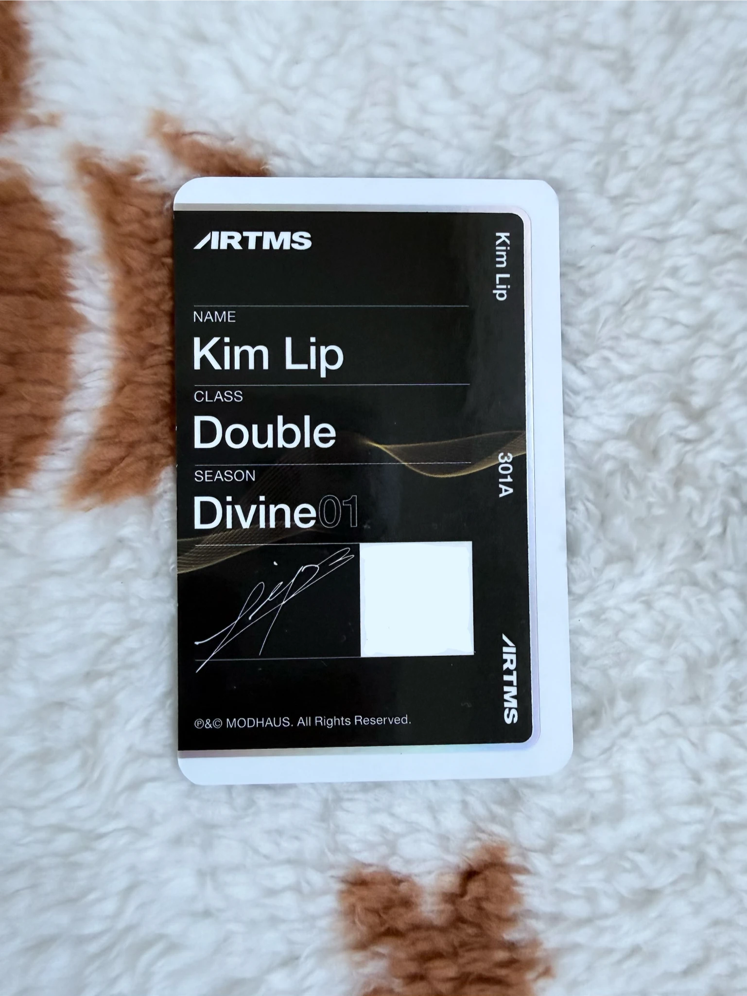ARTMS Kim Lip ARTMS - Kim Lip - Club Icarus Album album photocard objekt music album listing photo 2