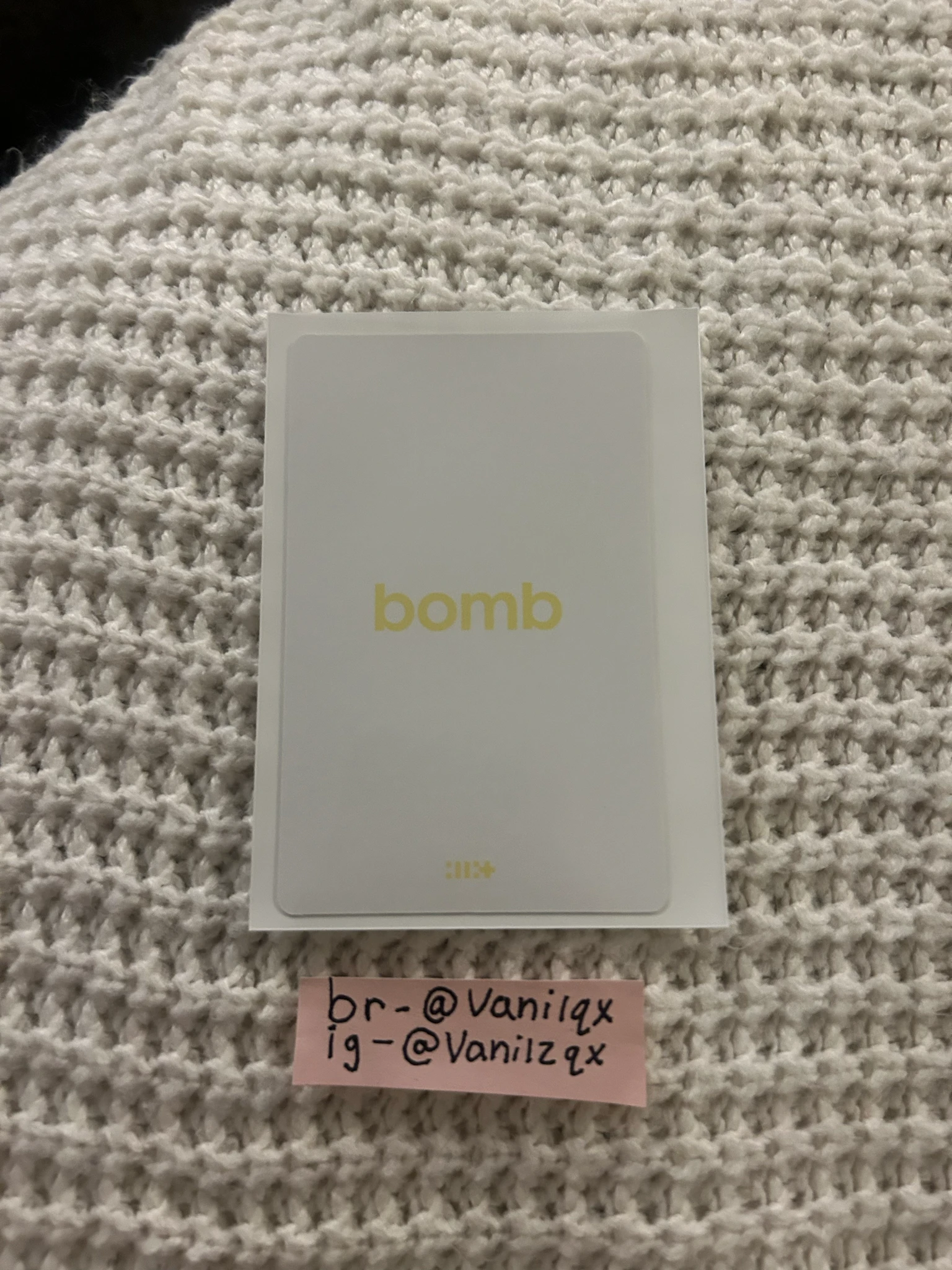 ILLIT Moka ILLIT - MOKA - bomb Album star bomb ver album photocard listing photo 2