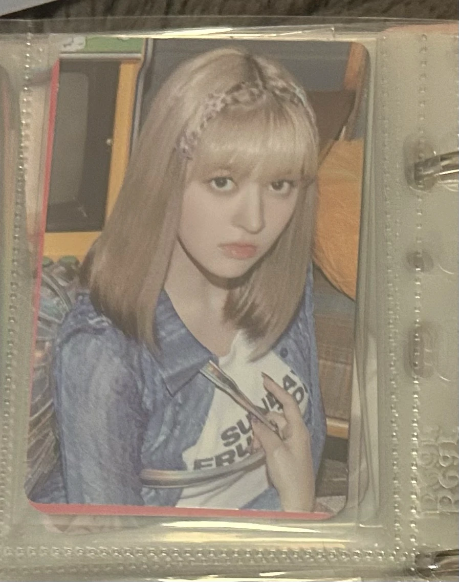 NMIXX Lily NMIXX - Lily - 2023 Seasons Greetings - Girls Over Flowers Other season's greetings pob (pre-order benefit) jyp shop A version listing photo 2