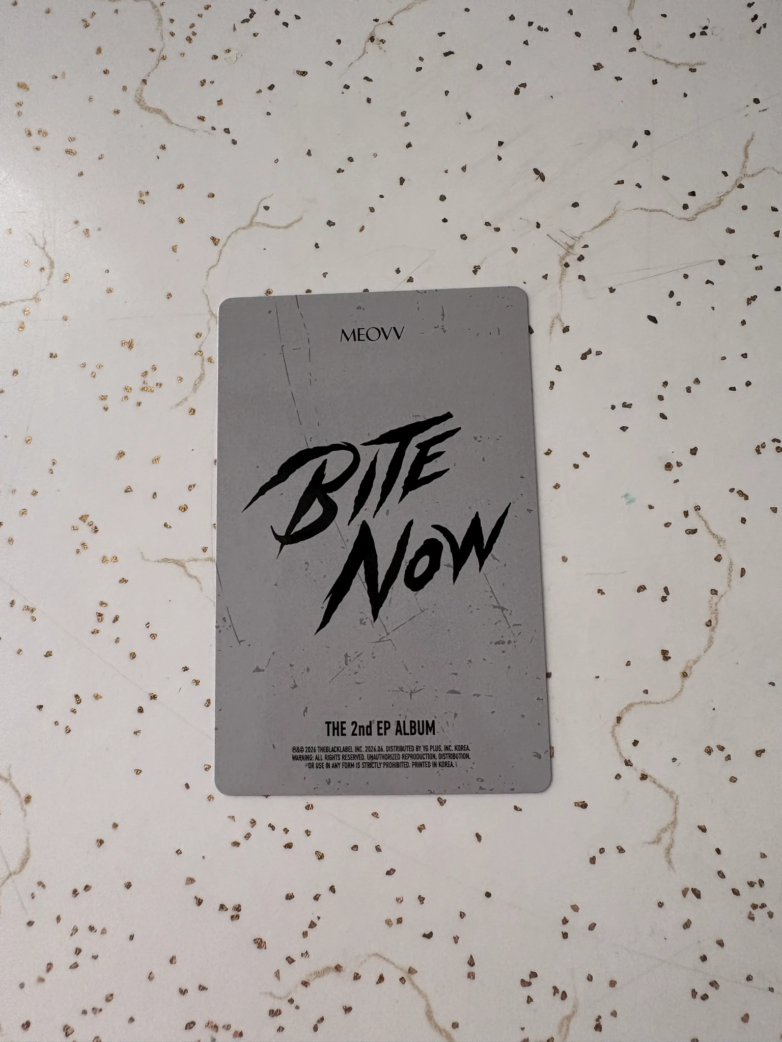 MEOVV MEOVV - BITE NOW Album US exclusive album photocard group photocard horizontal listing photo 2