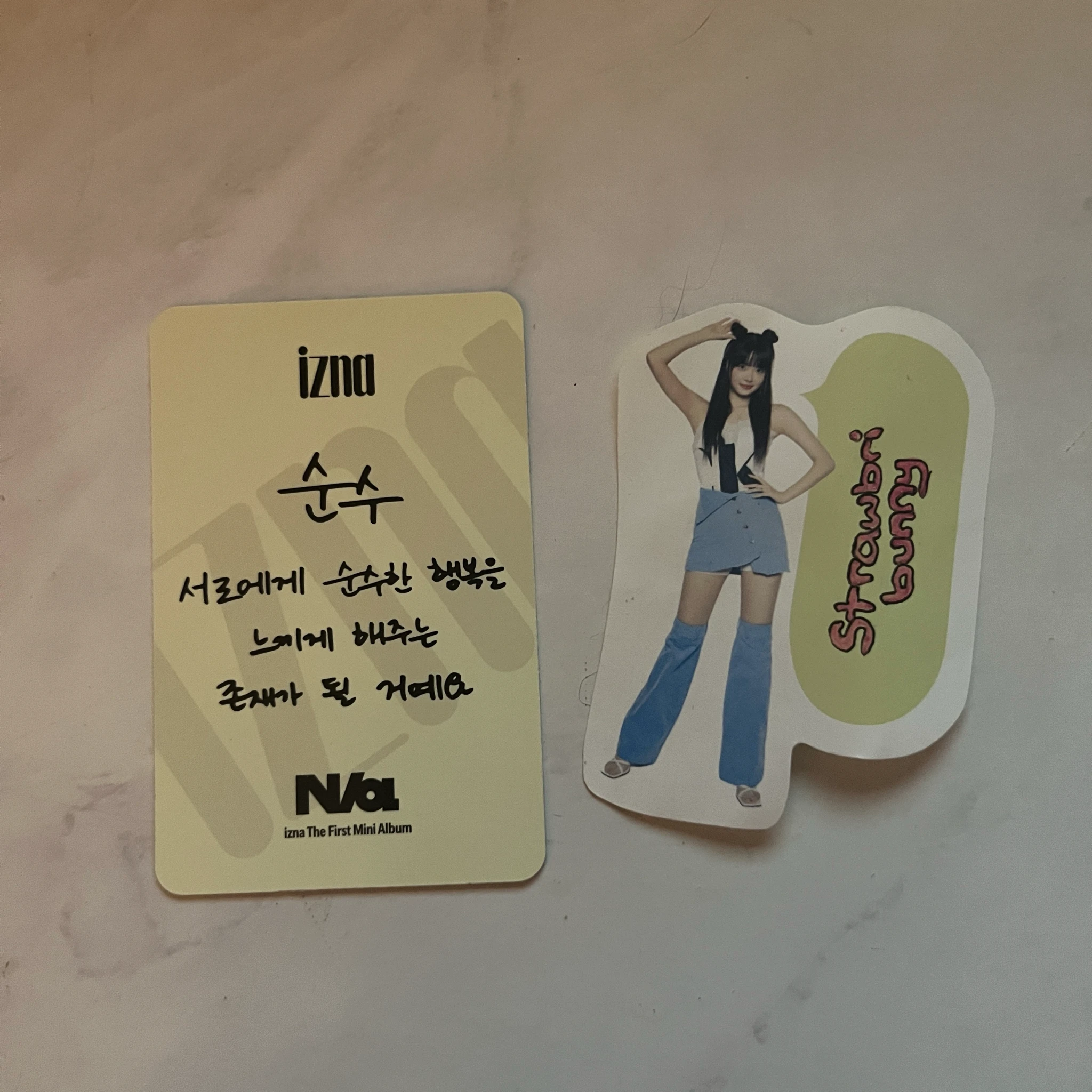 izna Yoon Jiyoon izna - Yoon Jiyoon - N/a Album izna ver album photocard listing photo 2
