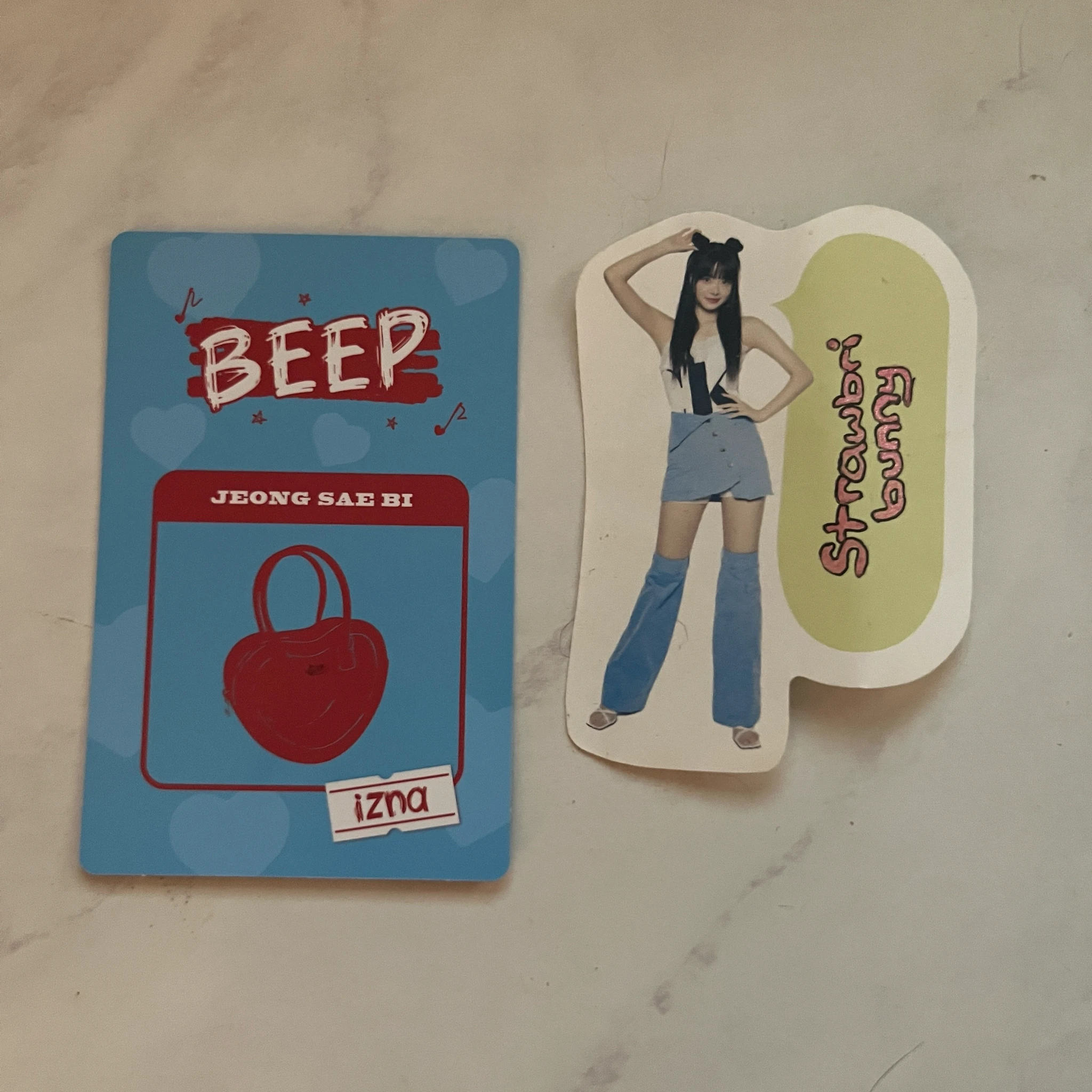 izna Jeong Saebi izna - Jeong Saebi - BEEP Album qr version album photocard listing photo 2