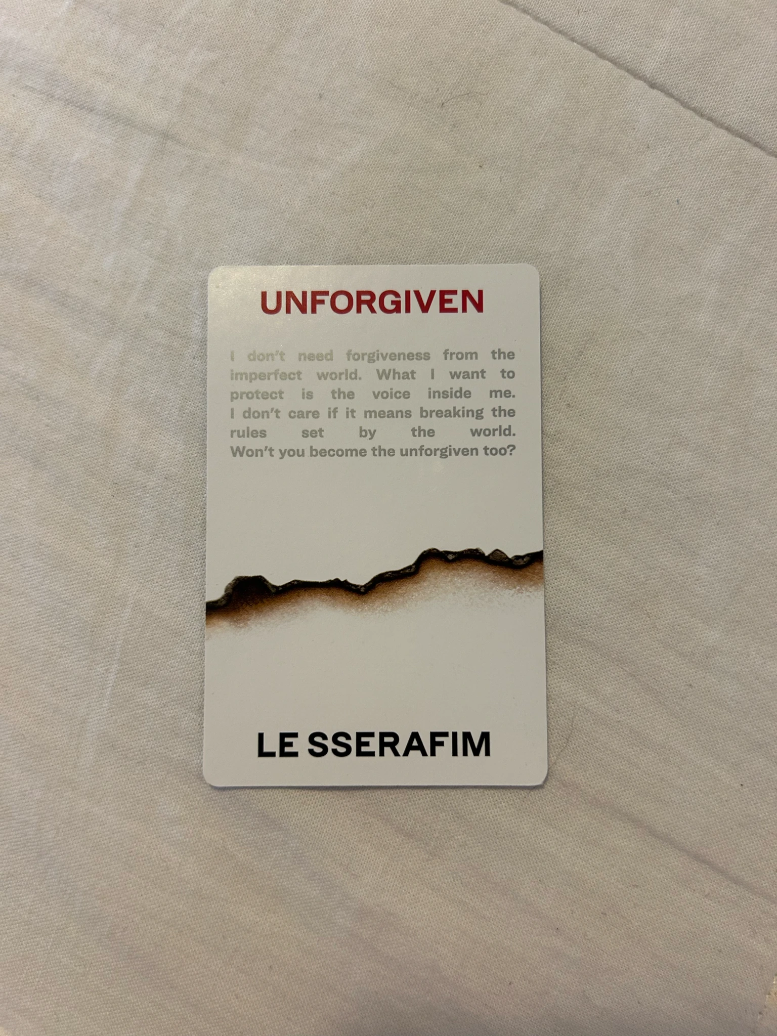 LE SSERAFIM Huh Yunjin LE SSERAFIM - Huh Yunjin - UNFORGIVEN Album bloody rose ver album photocard listing photo 2