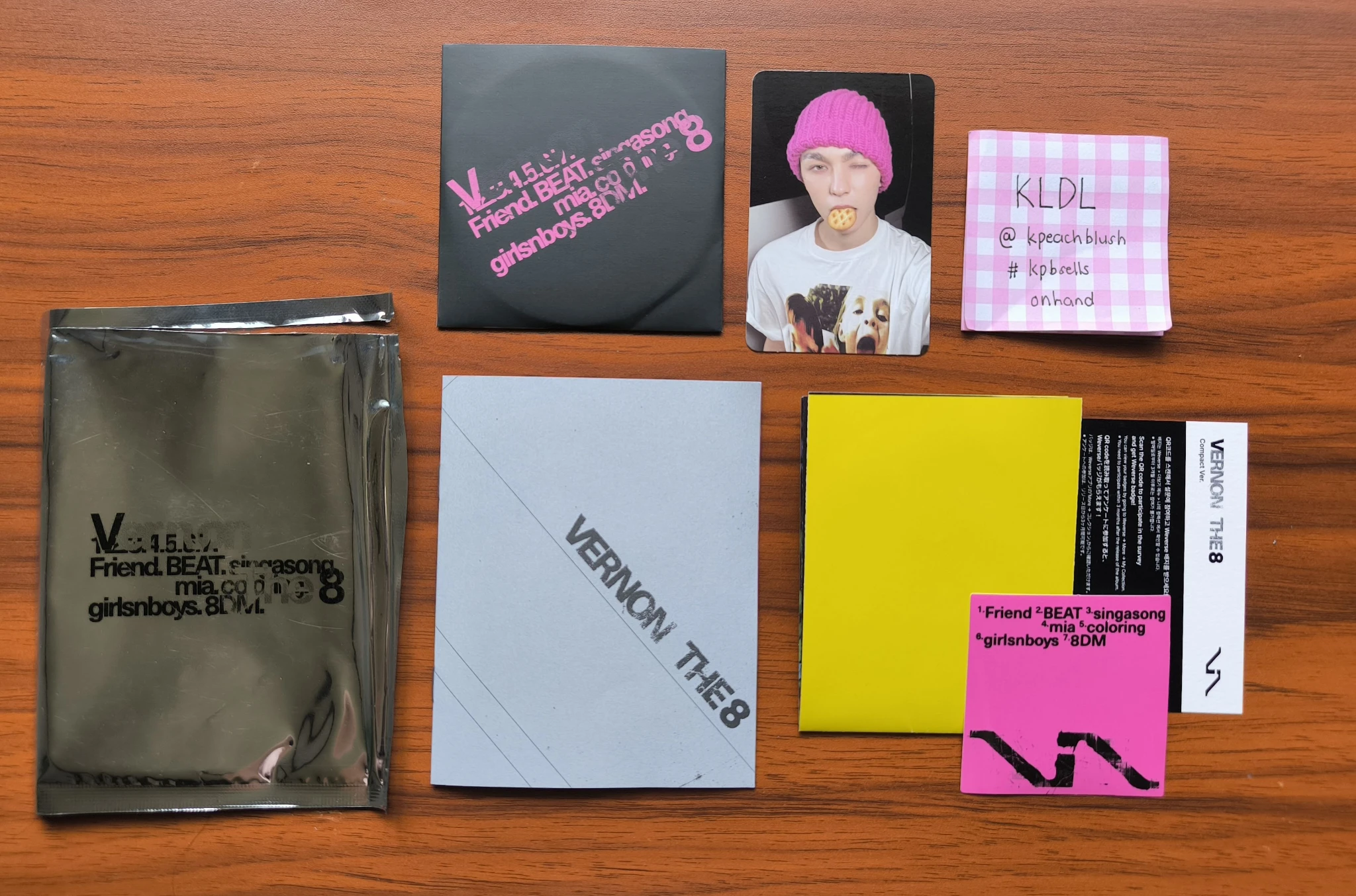 SEVENTEEN Vernon SEVENTEEN - Vernon - V8 Album album photocard compact version listing photo 2