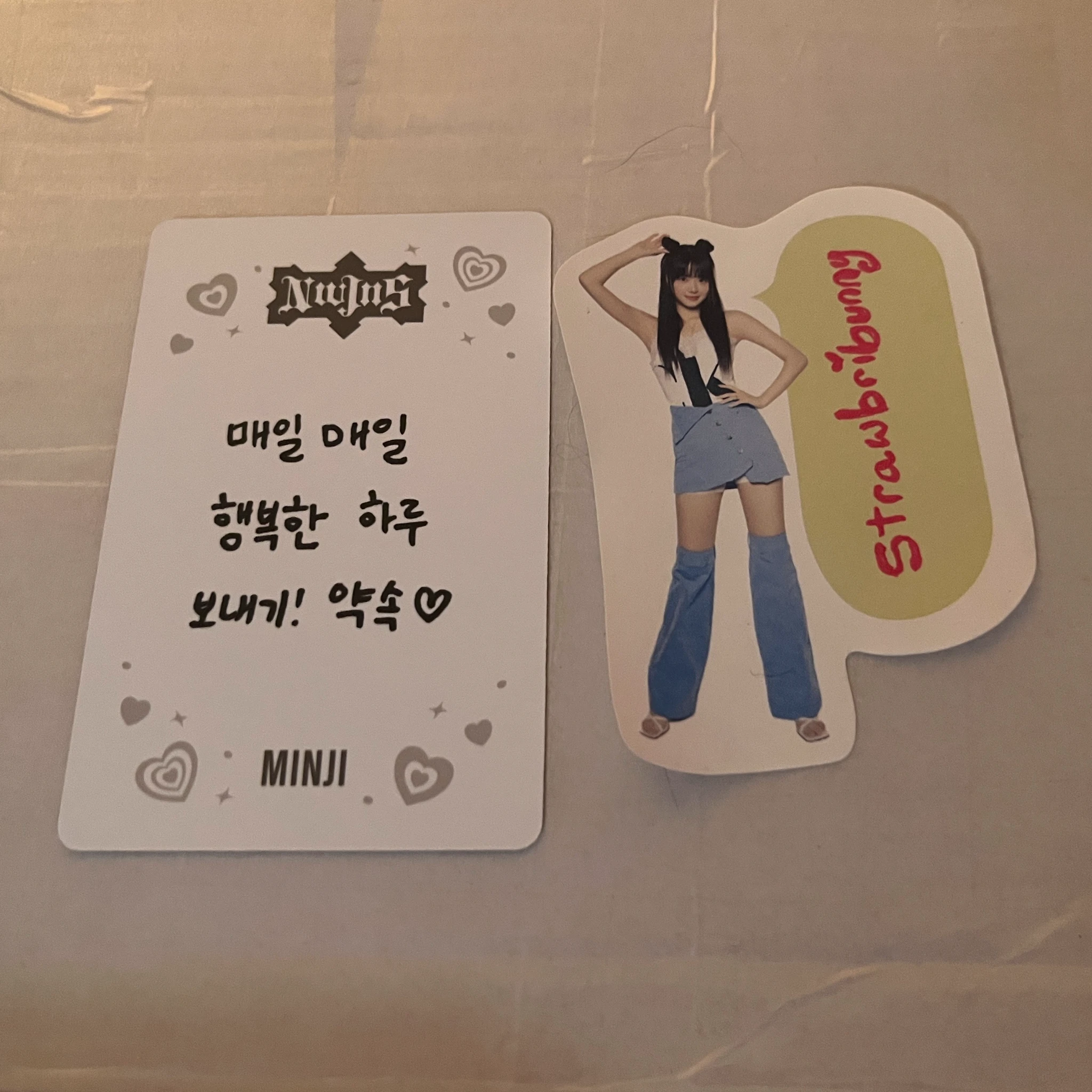 NewJeans Minji NewJeans - Minji - OMG Album album photocard minji version listing photo 2