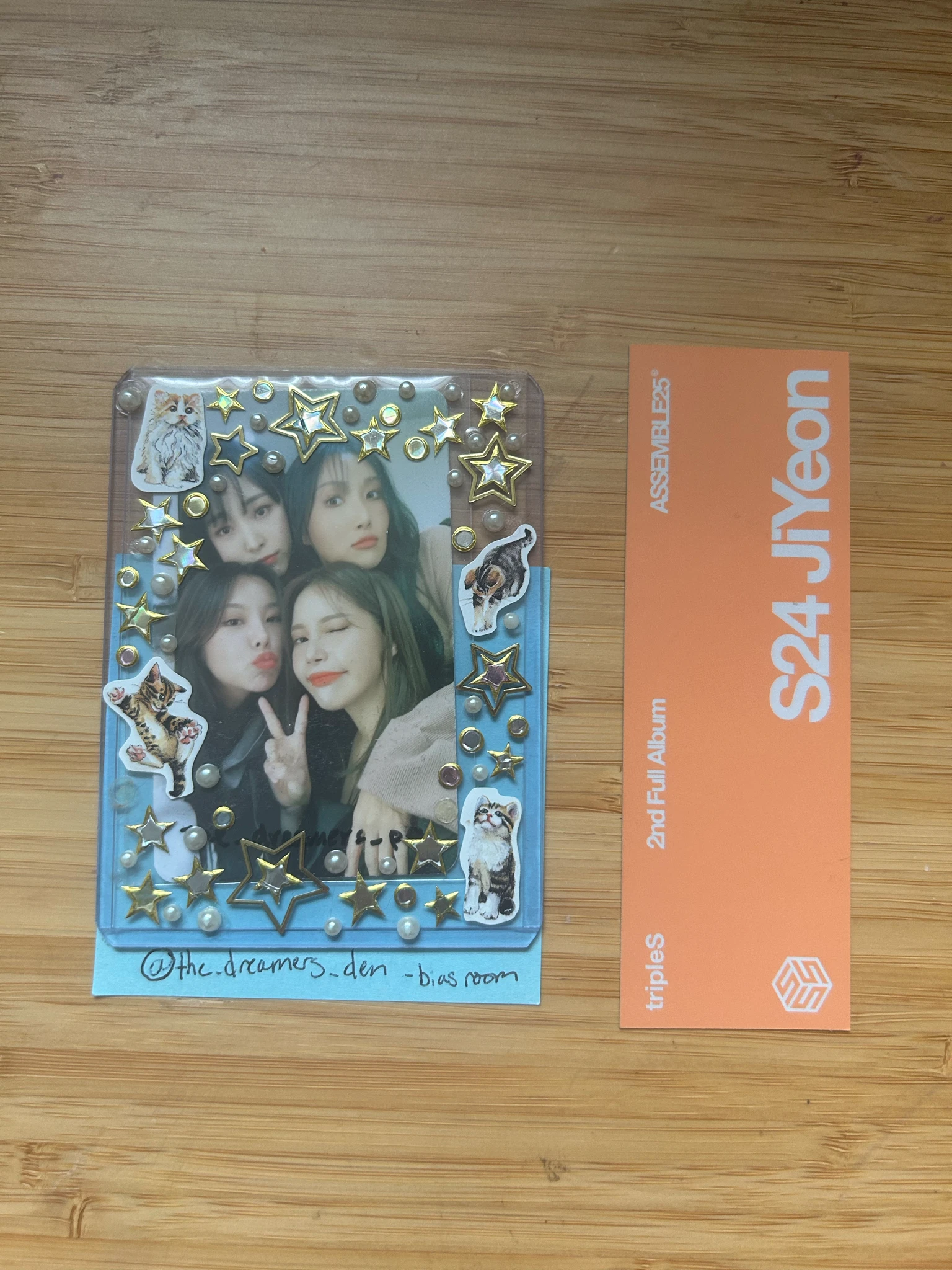 tripleS Jiyeon tripleS - Jiyeon - Assemble25 Album bookmark album inclusion we so alive version are you alive version listing photo 2
