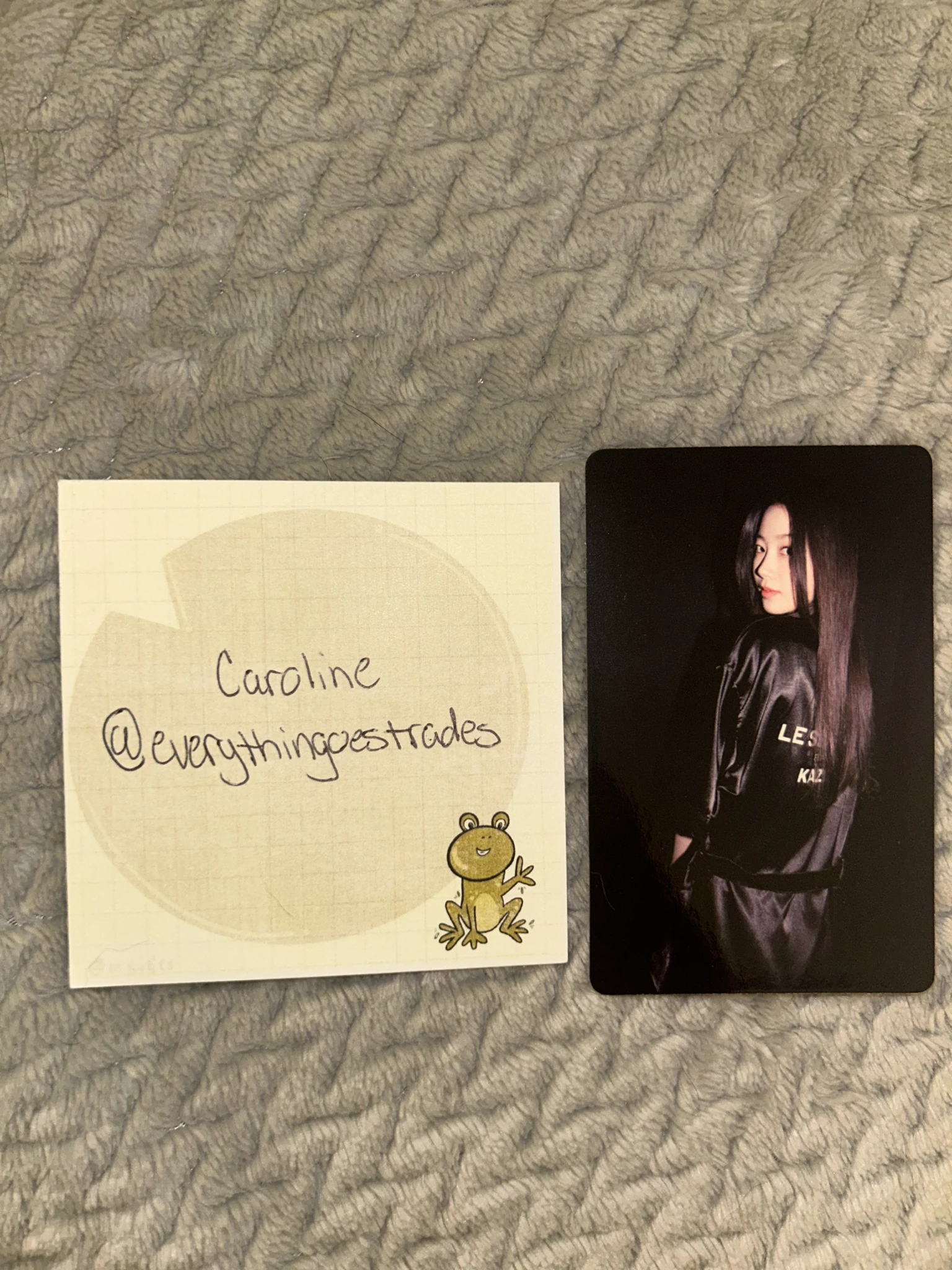 LE SSERAFIM Kazuha LE SSERAFIM - Kazuha - FEARLESS Album album photocard monochrome bouquet version front side double-sided listing photo 2