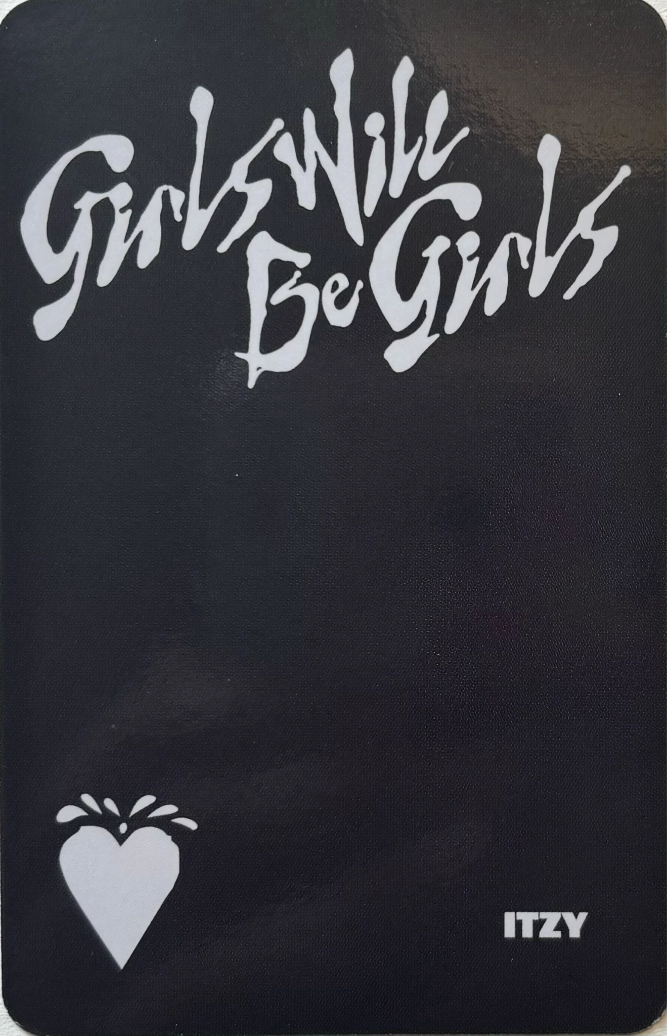 ITZY Chaeryeong ITZY - Chaeryeong - Girls Will Be Girls Album album photocard platform poca ver. non-selfie horizontal listing photo 2