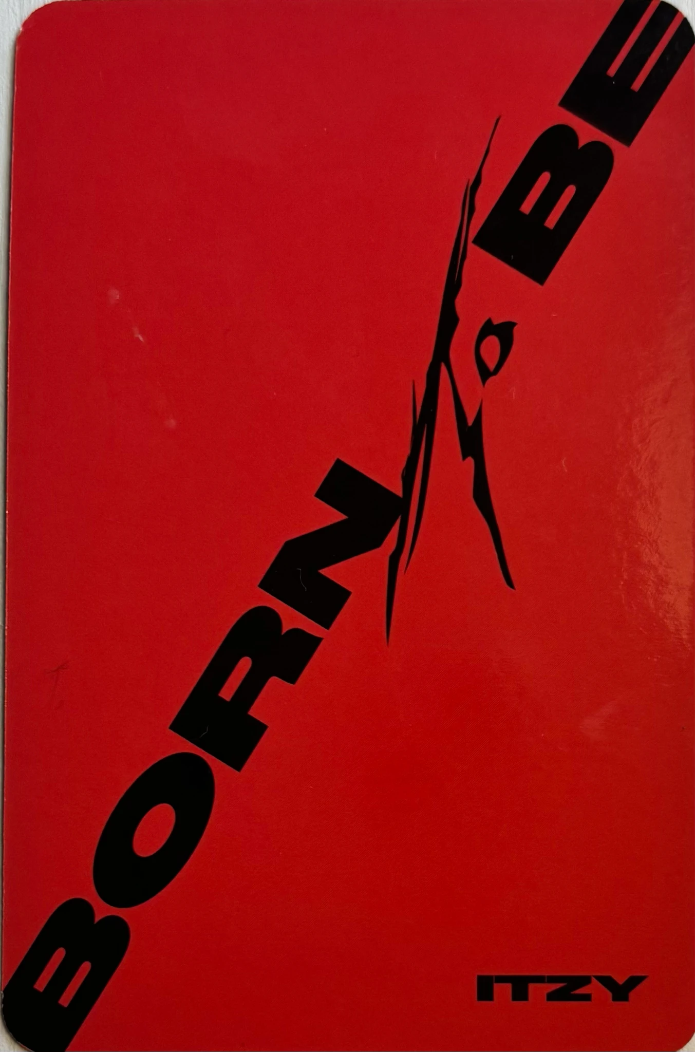 ITZY Chaeryeong ITZY - Chaeryeong - BORN TO BE Album A Ver. red back listing photo 2
