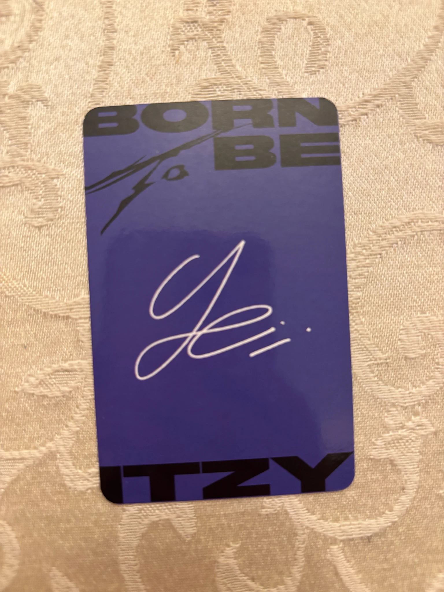 ITZY Yeji ITZY - Yeji - BORN TO BE Album A Ver. Blue Back listing photo 2