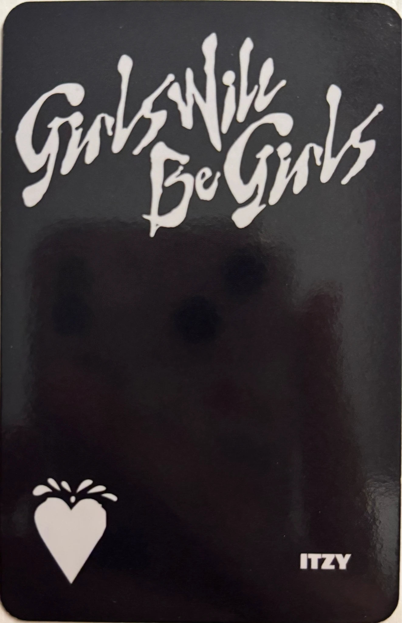 ITZY Yeji ITZY - Yeji - Girls Will Be Girls Album album photocard platform poca ver. non-selfie horizontal listing photo 2
