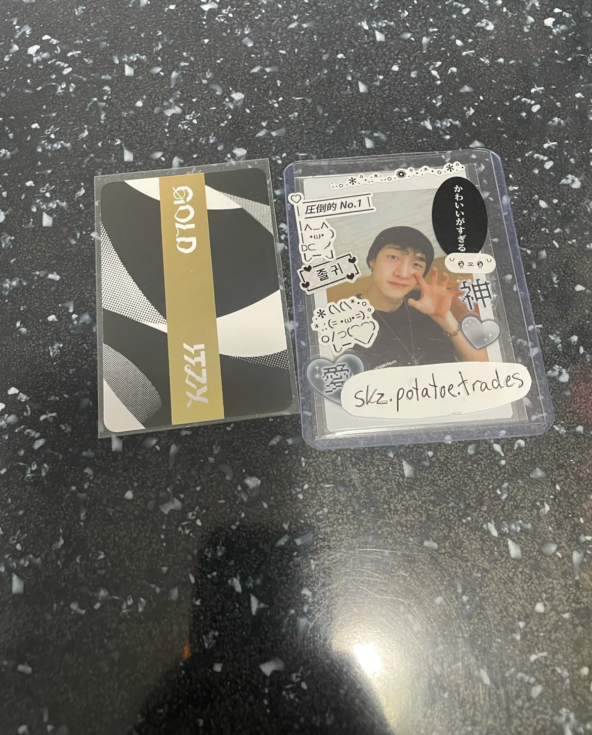ITZY Chaeryeong ITZY - Chaeryeong - GOLD Album digipack ver. album photocard listing photo 2