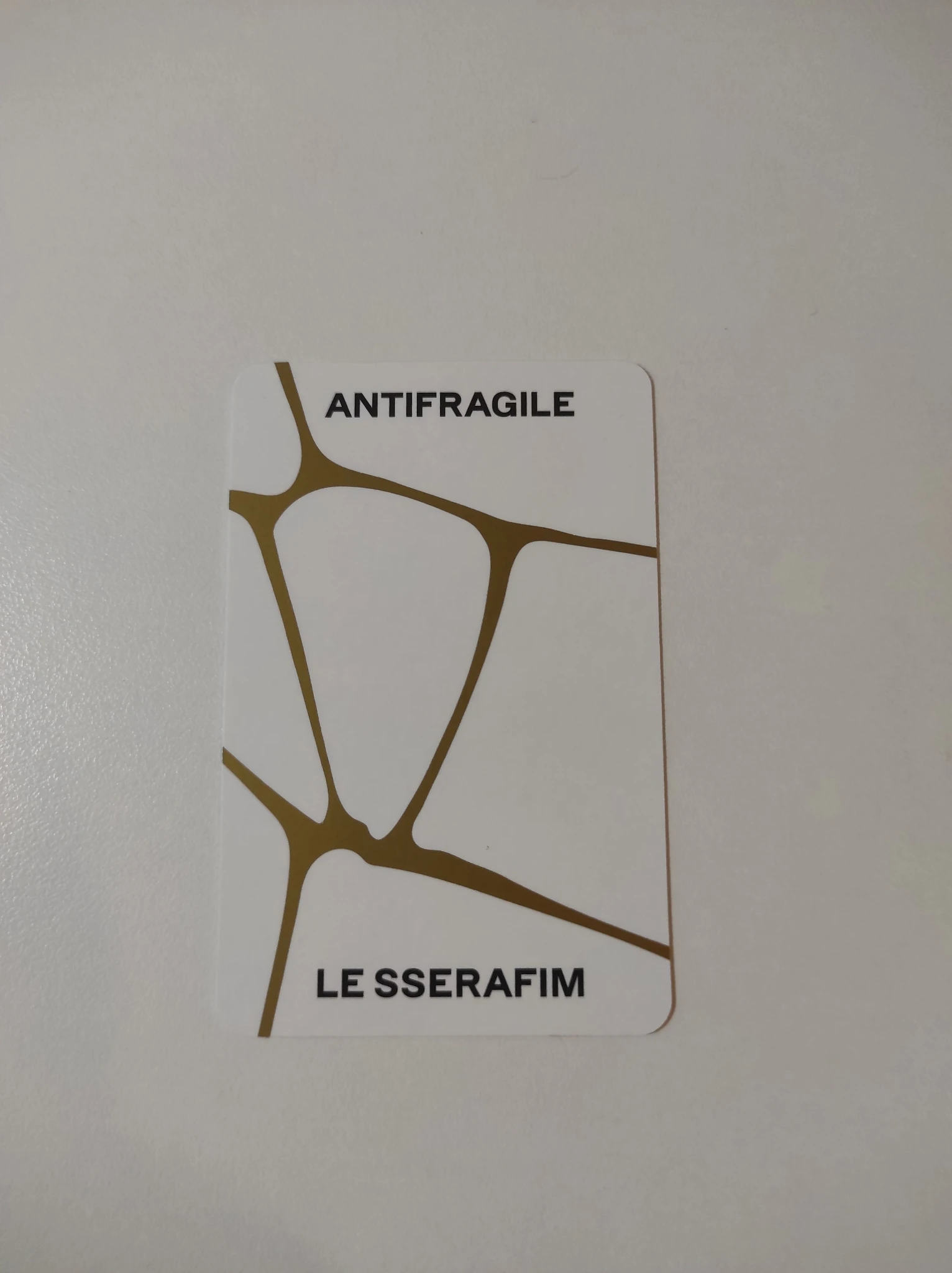 LE SSERAFIM Sakura LE SSERAFIM - Sakura - ANTIFRAGILE Album album photocard iridescent opal version listing photo 2