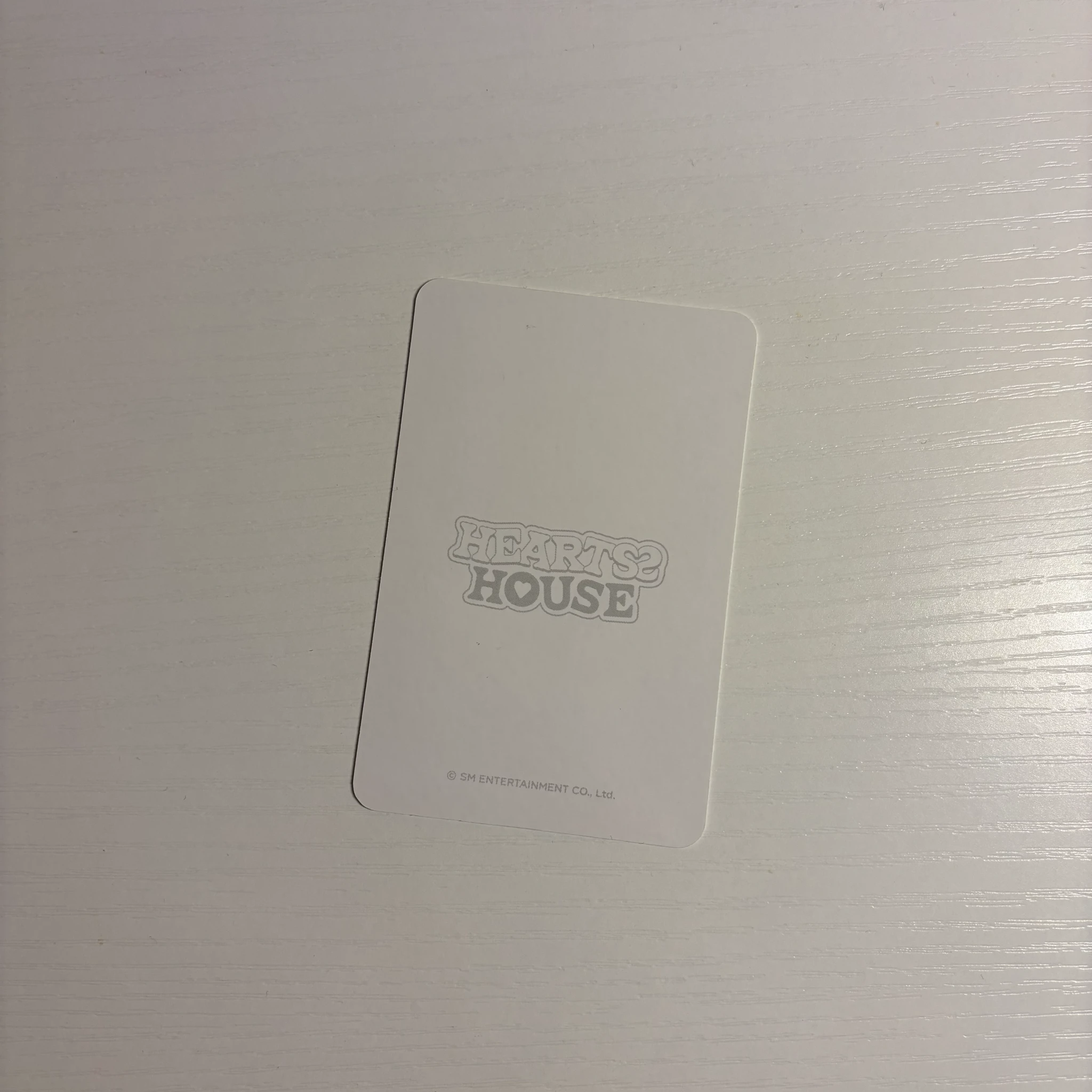 Hearts2Hearts Jiwoo Hearts2Hearts - Jiwoo - Hearts2House Event merch photocard trading card holographic (hologram) non-selfie listing photo 2