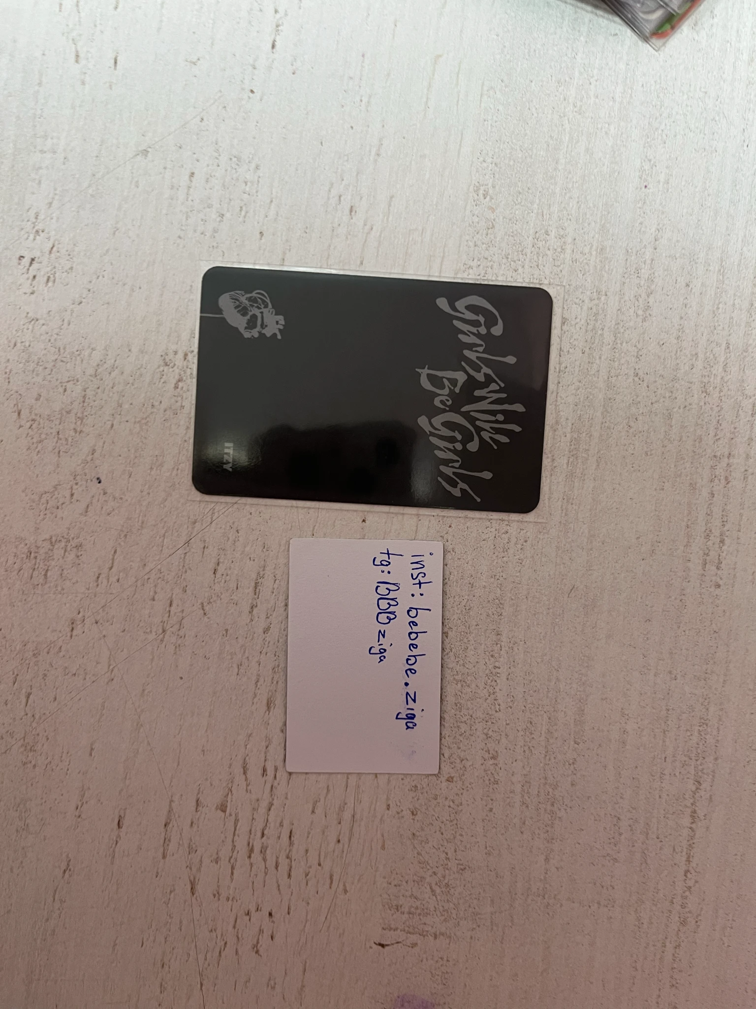 ITZY Yuna ITZY - Yuna - Girls Will Be Girls Album album photocard platform poca ver. non-selfie horizontal listing photo 2