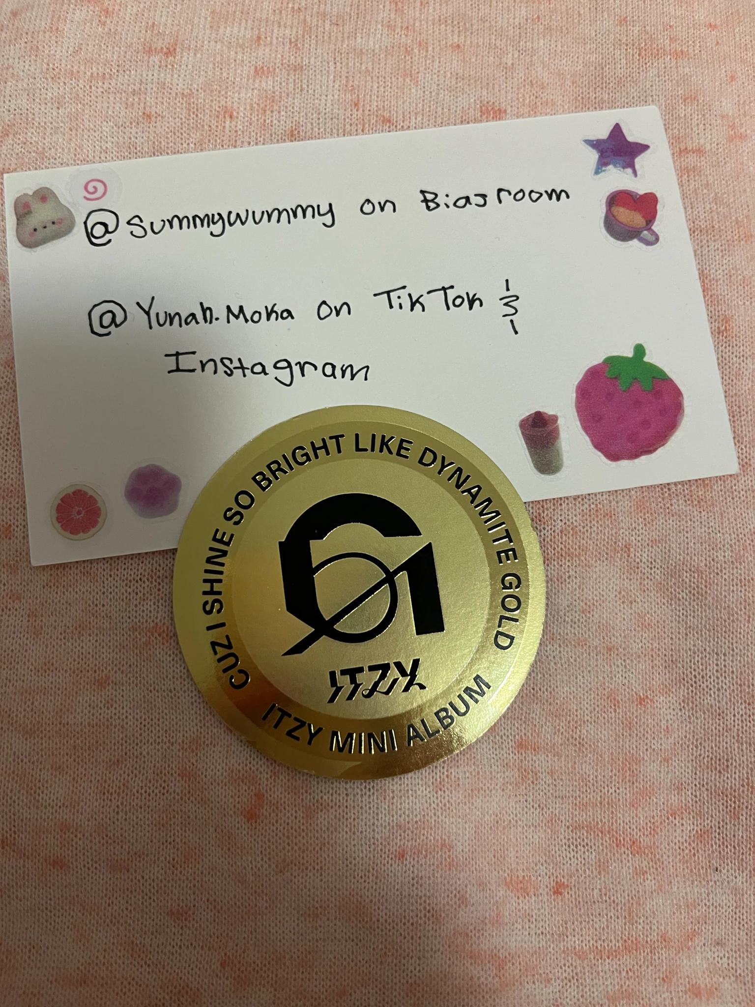 ITZY Chaeryeong ITZY - Chaeryeong - GOLD Album special version gold version album inclusion circle card listing photo 2