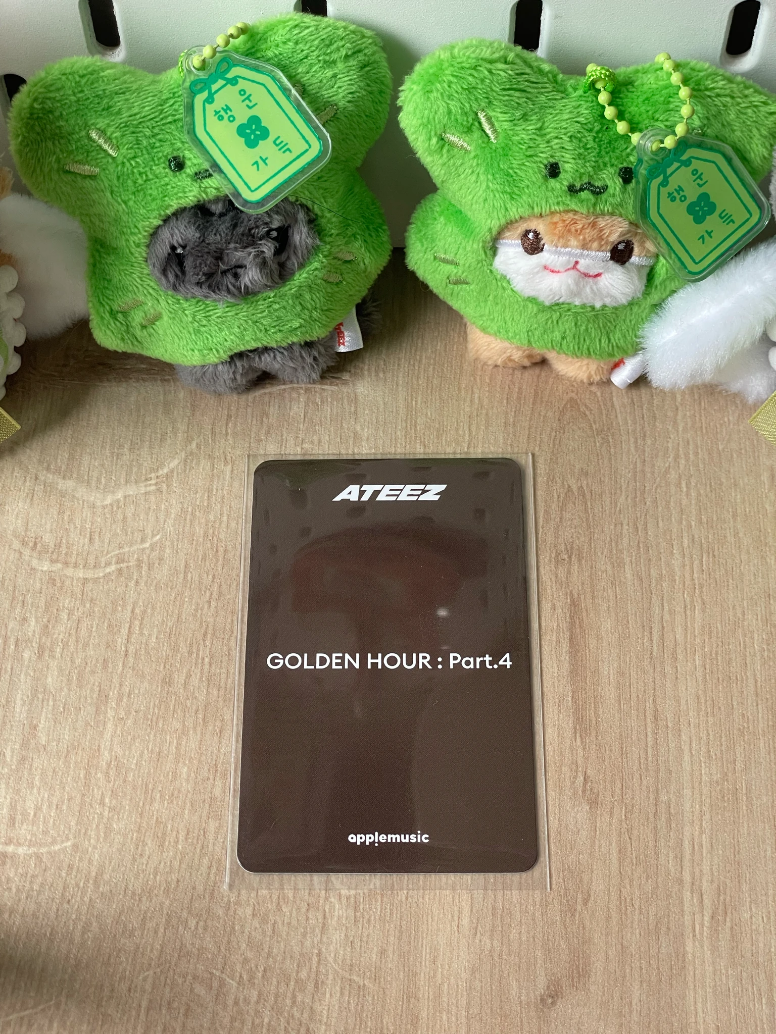 ATEEZ Hongjoong ATEEZ - Hongjoong - Golden Hour : Part.4 Album apple music fansign listing photo 2