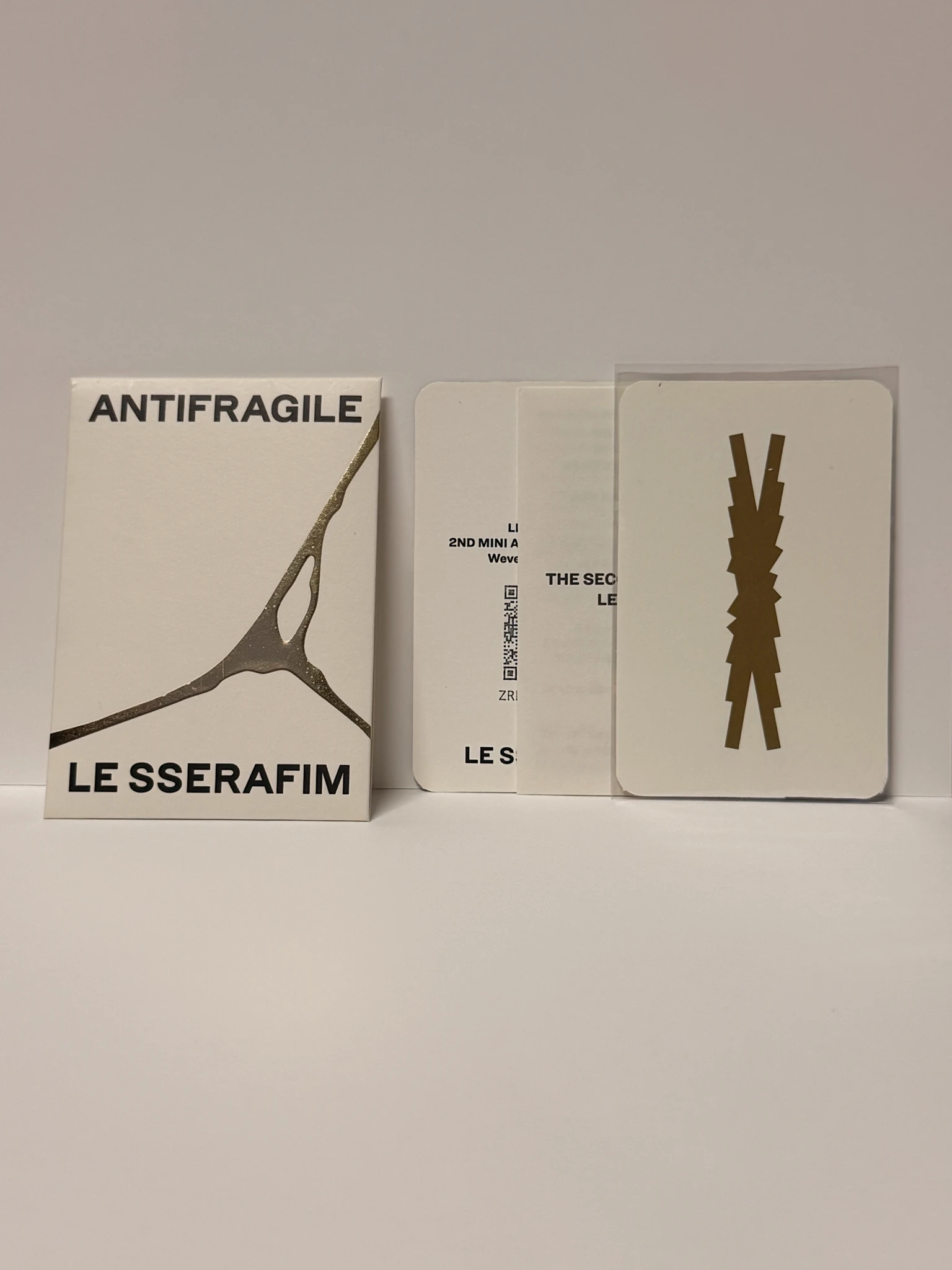 LE SSERAFIM Huh Yunjin LE SSERAFIM - Huh Yunjin - ANTIFRAGILE Album weverse album version listing photo 2