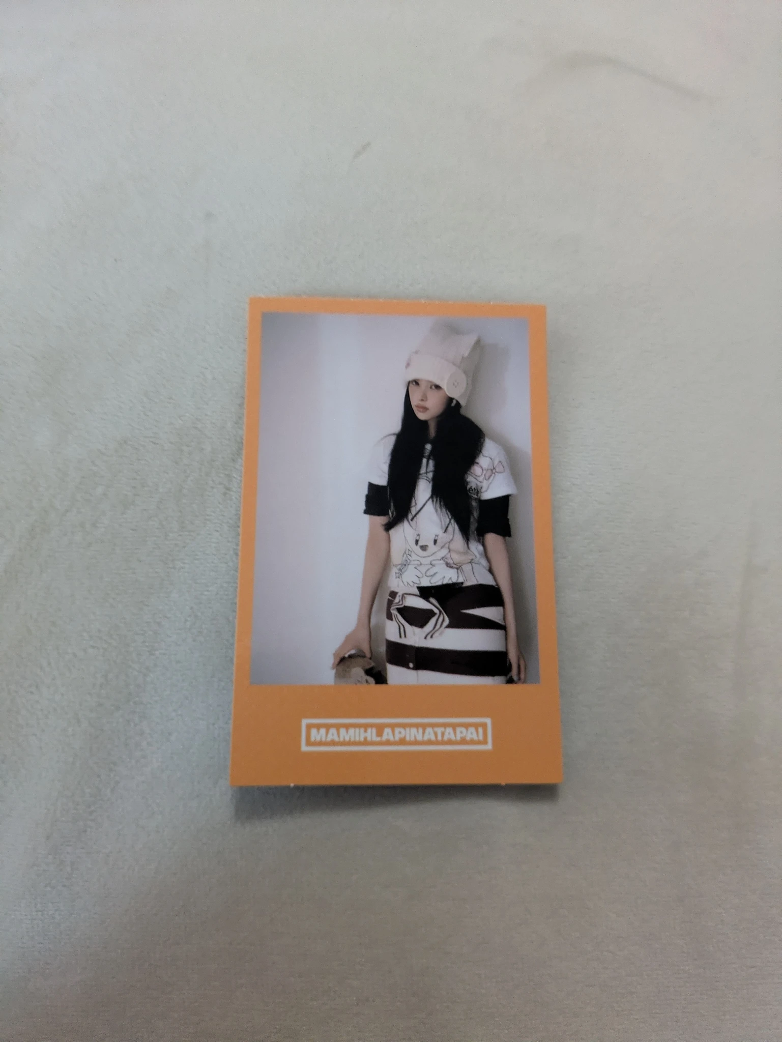ILLIT Yunah ILLIT - MAMIHLAPINATAPAI Album paw paw version weverse global shop (wvg) polaroid listing photo 2