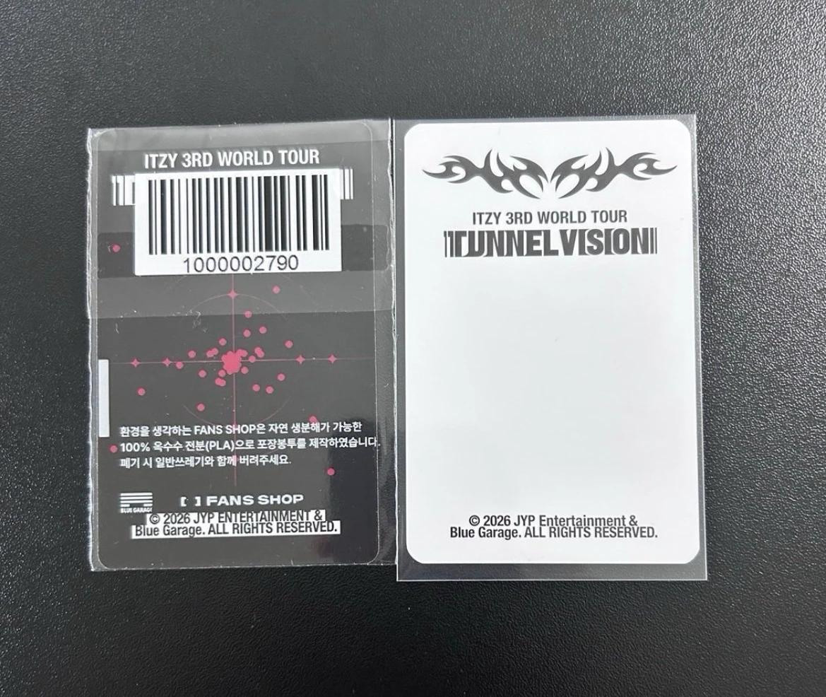 ITZY Chaeryeong ITZY - Chaeryeong - ITZY 3rd World Tour 'Tunnel Vision' Event online purchase benefit merch photocard listing photo 2