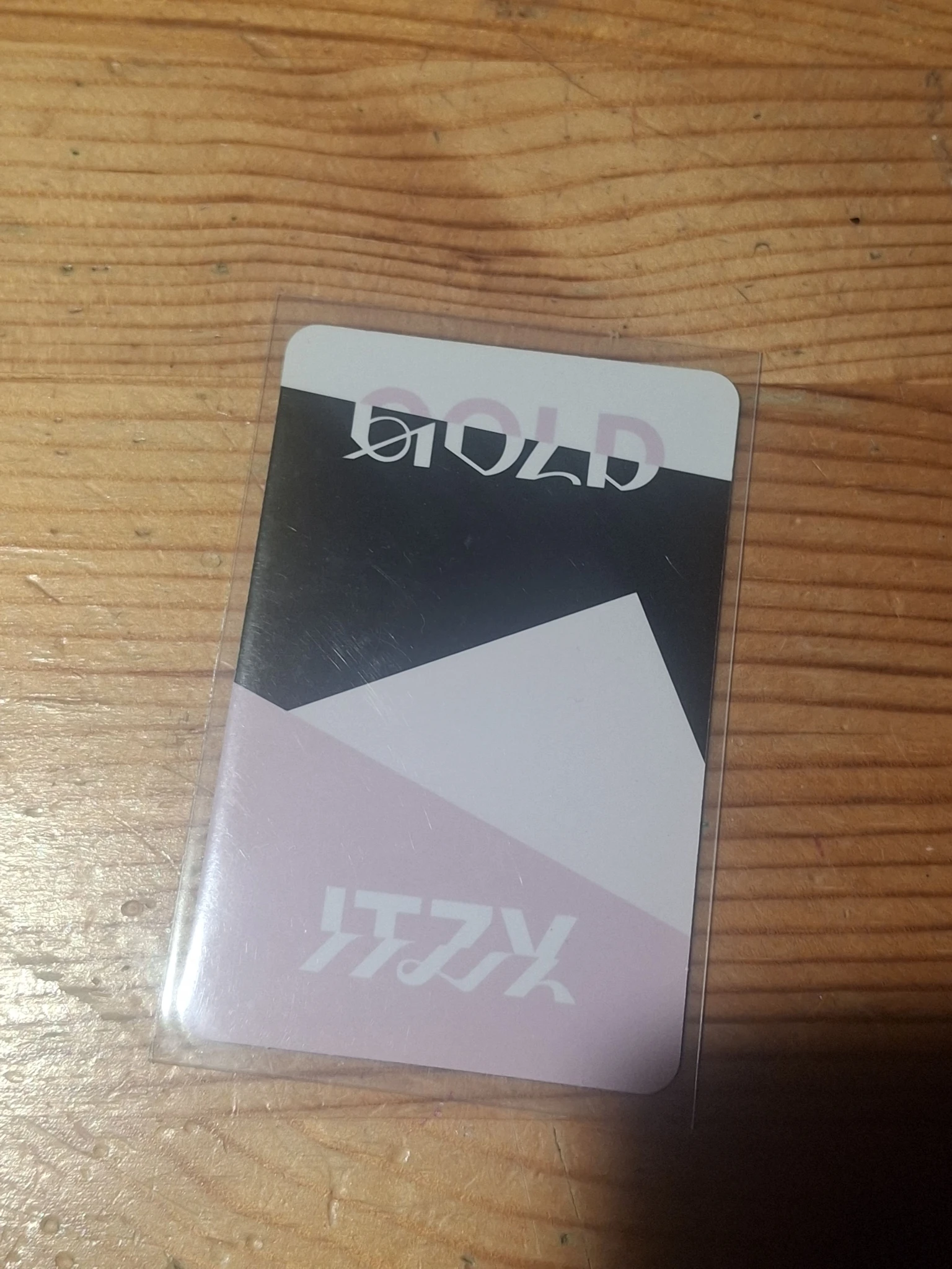 ITZY ITZY - GOLD Album listing photo 2