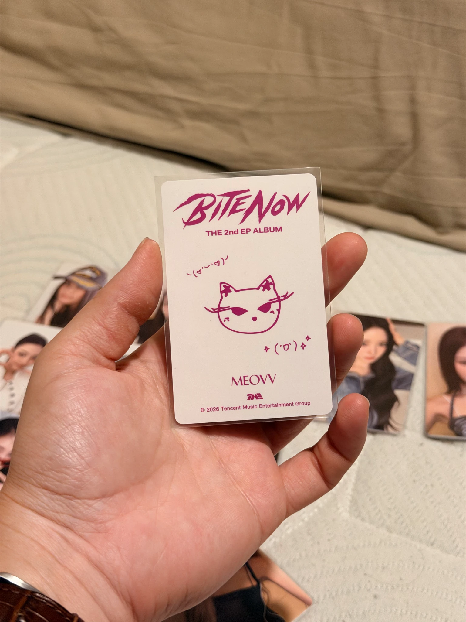MEOVV Narin MEOVV - Narin - BITE NOW Album qq music 4 star listing photo 2